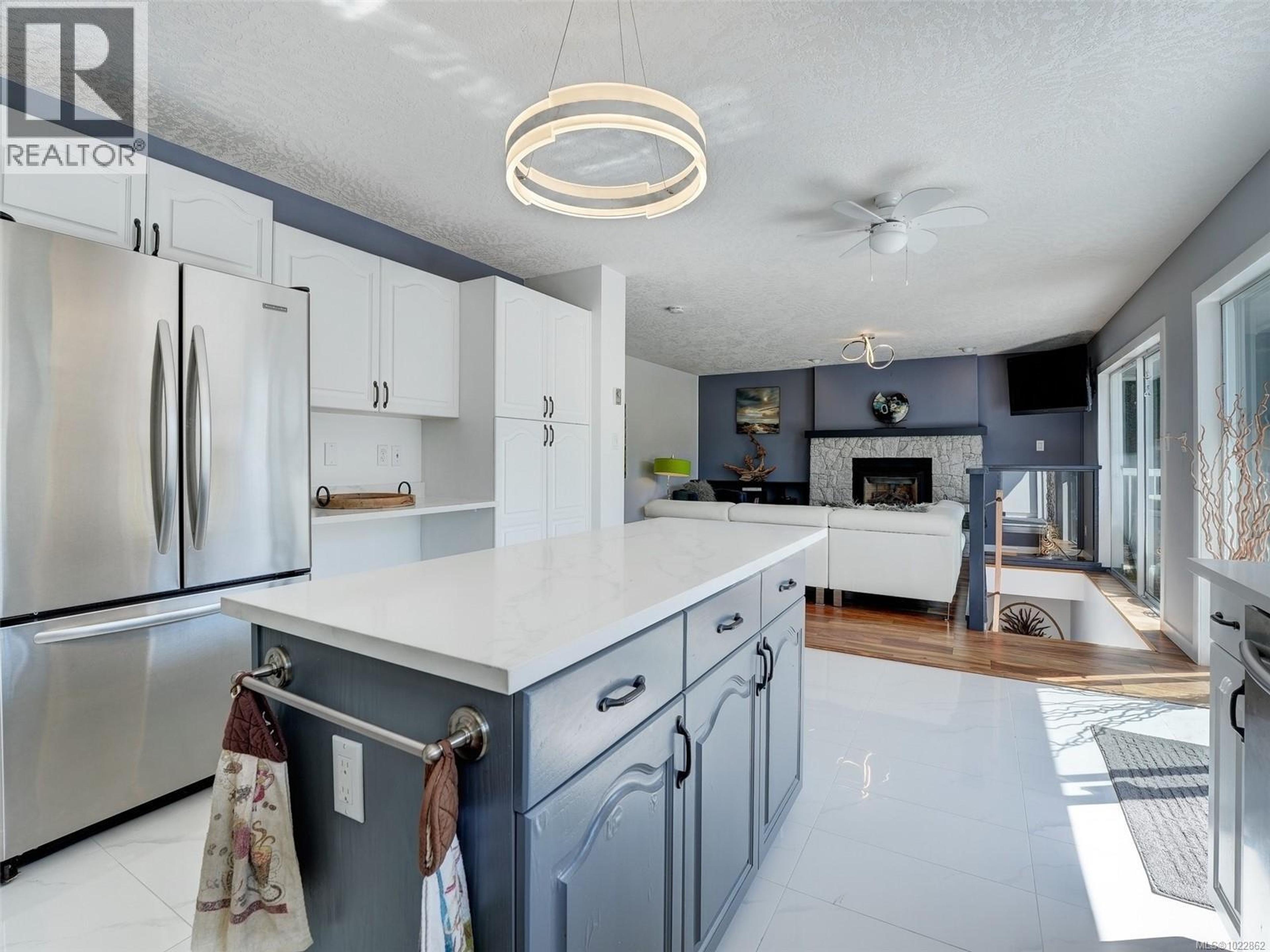 3718 ARBUTUS DR N - 7