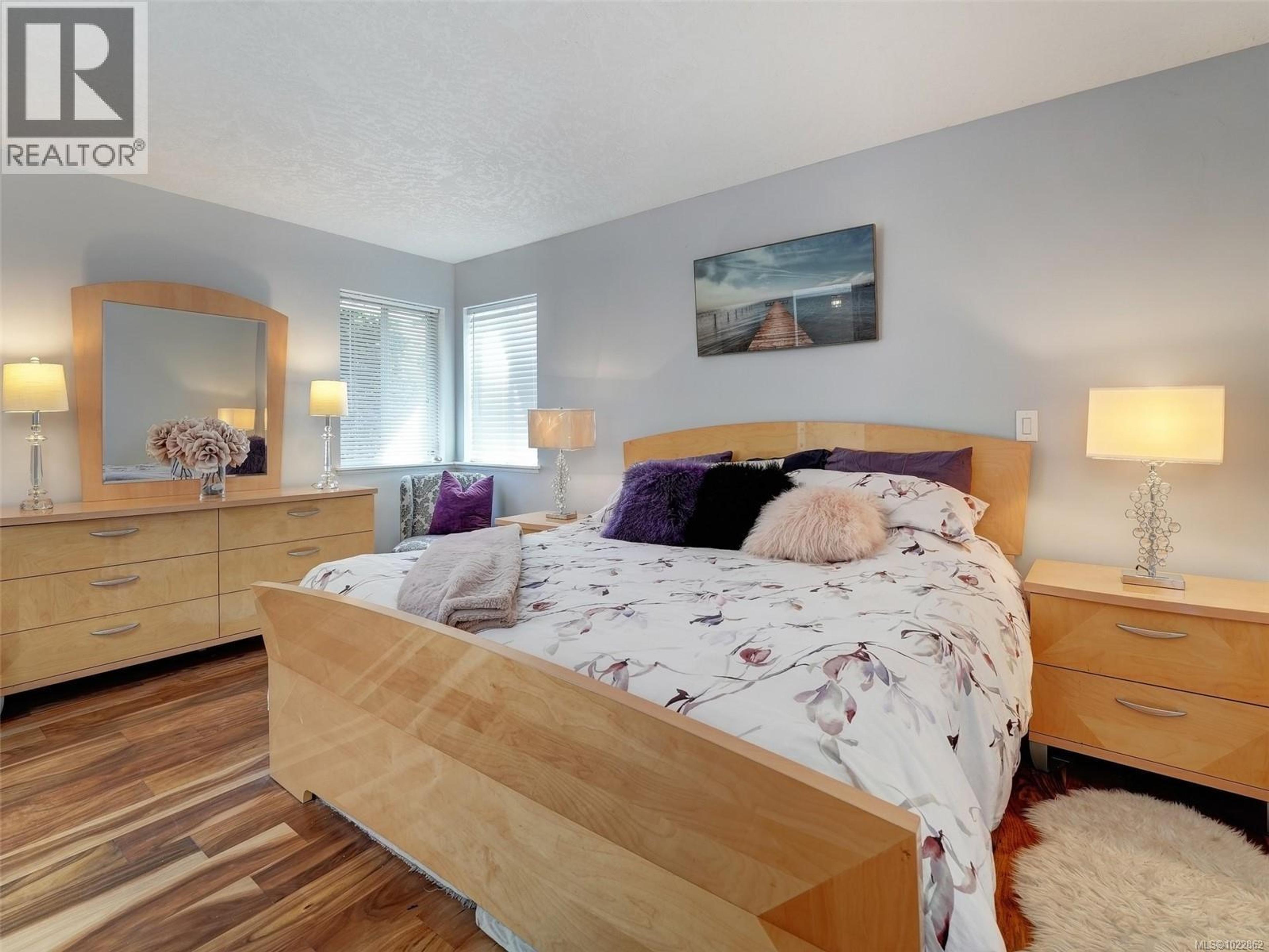 3718 ARBUTUS DR N - 9