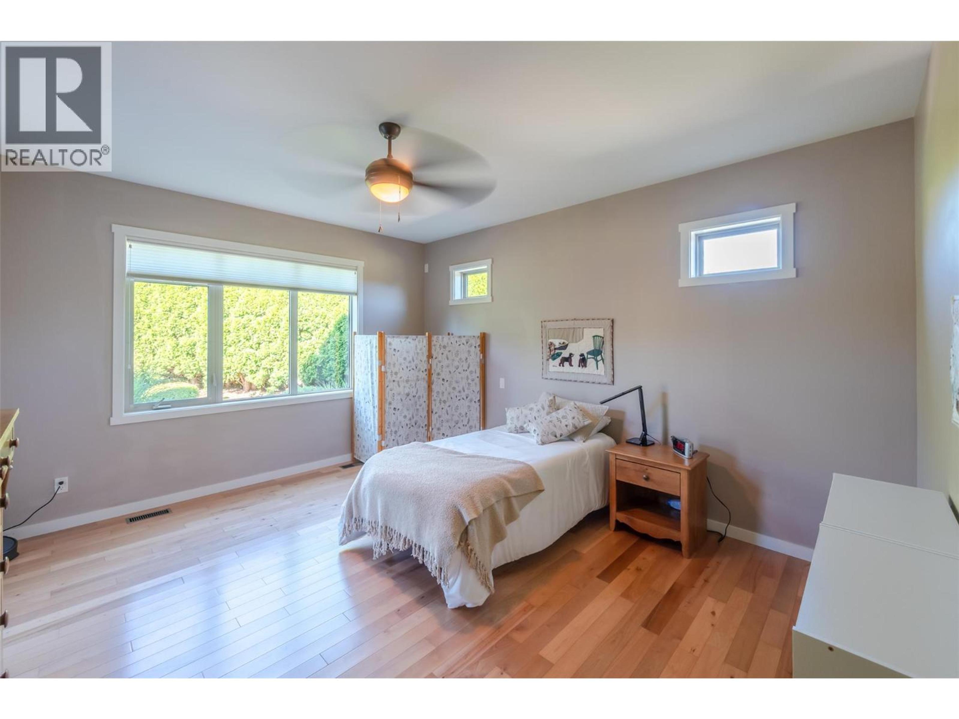 #26 6833 MEADOWS DRIVE - 23