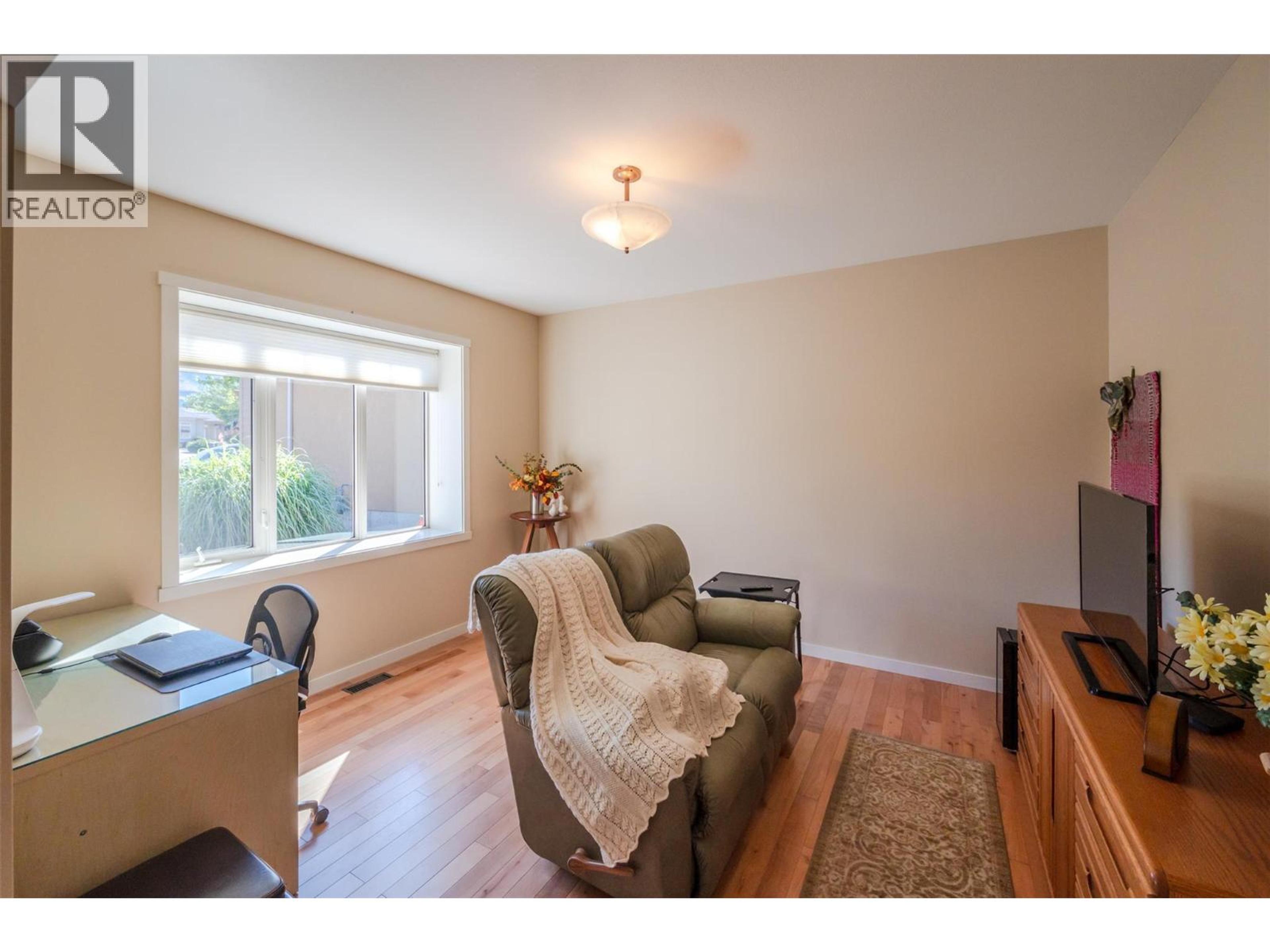 #26 6833 MEADOWS DRIVE - 31