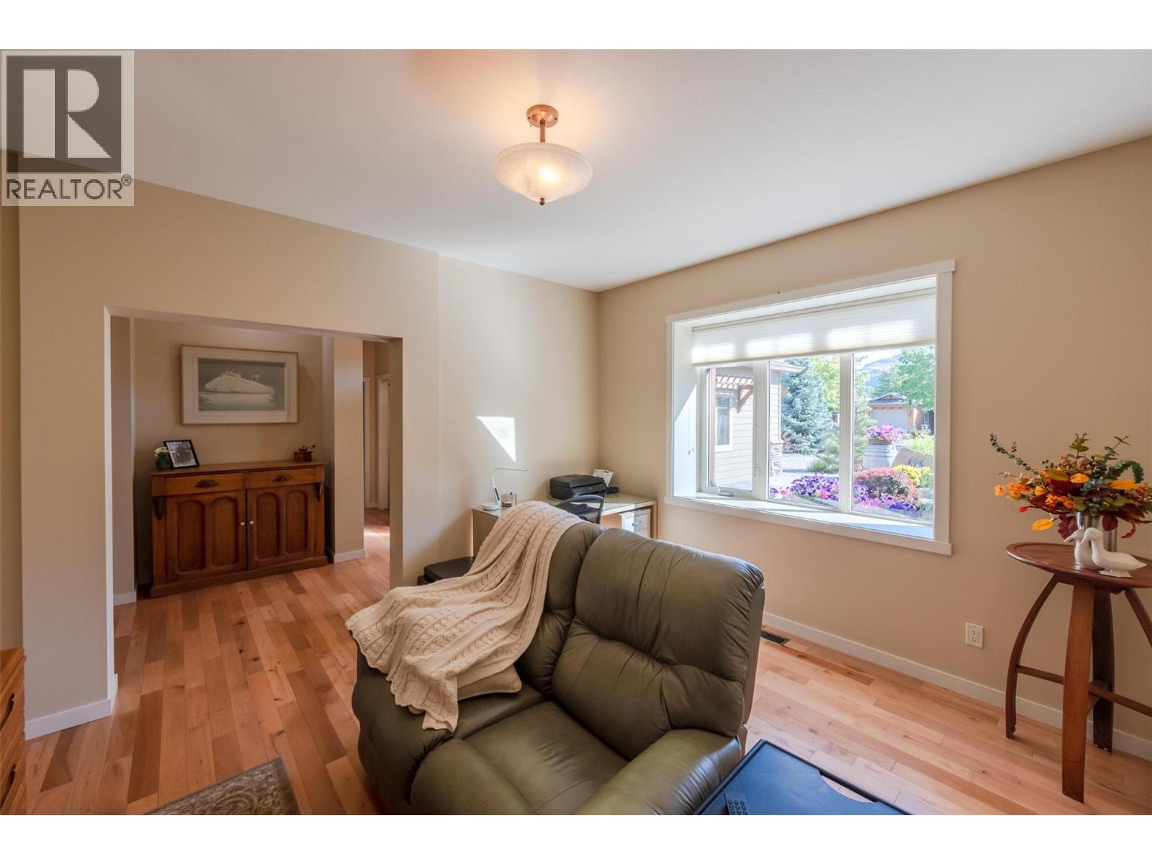 #26 6833 MEADOWS DRIVE - 32