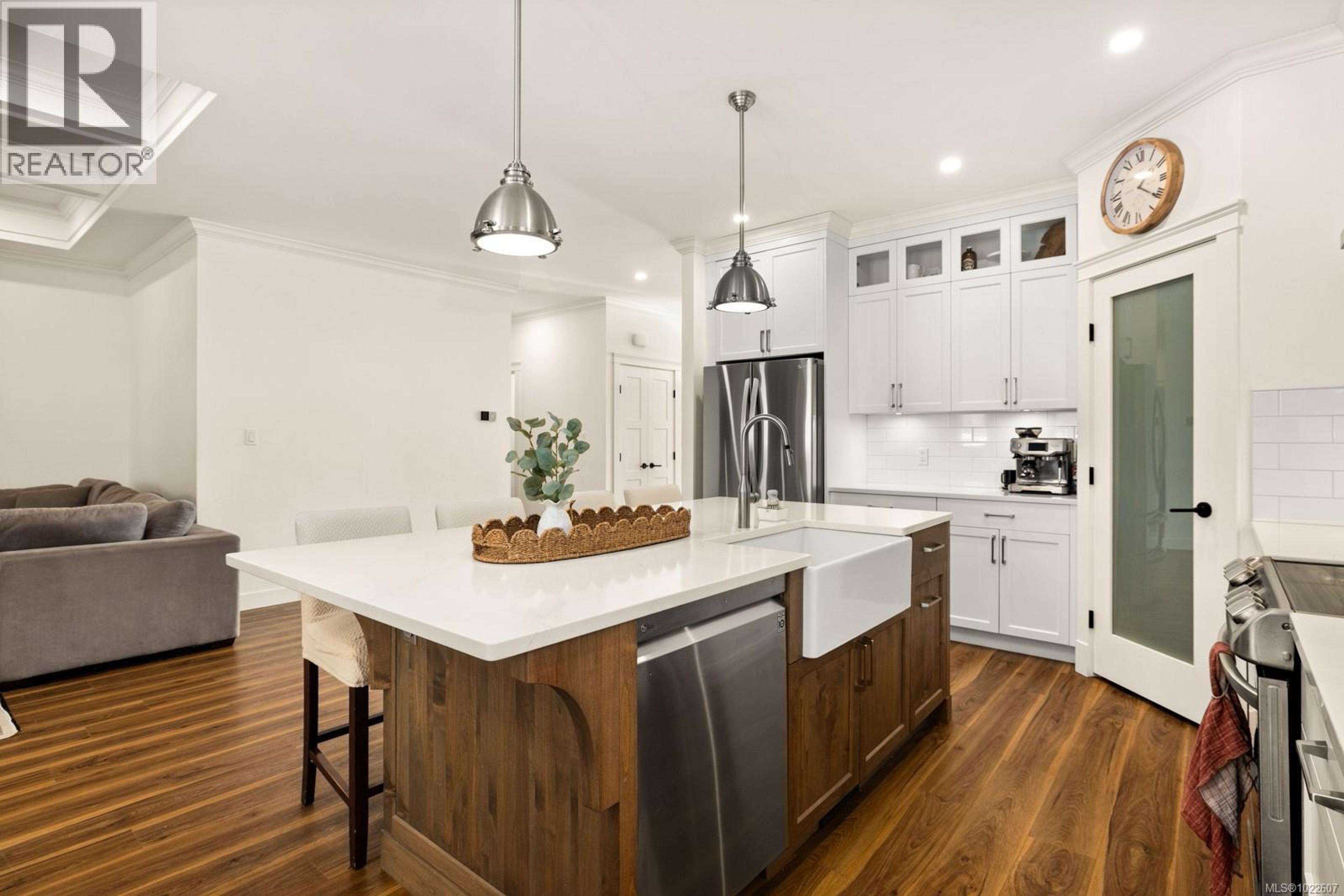 539 GREENWELL DR - 6