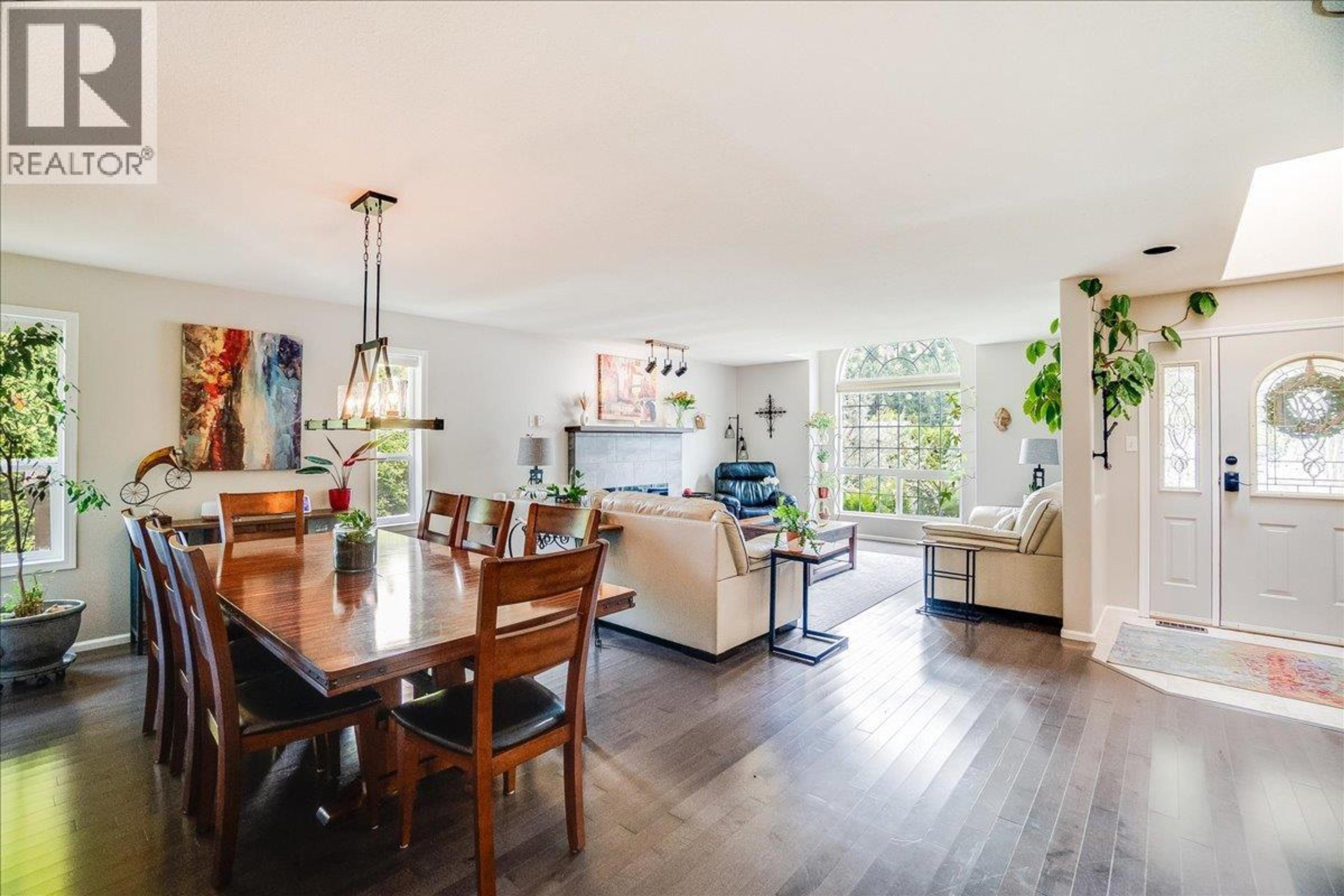 1040 REGAN CRESCENT - 13