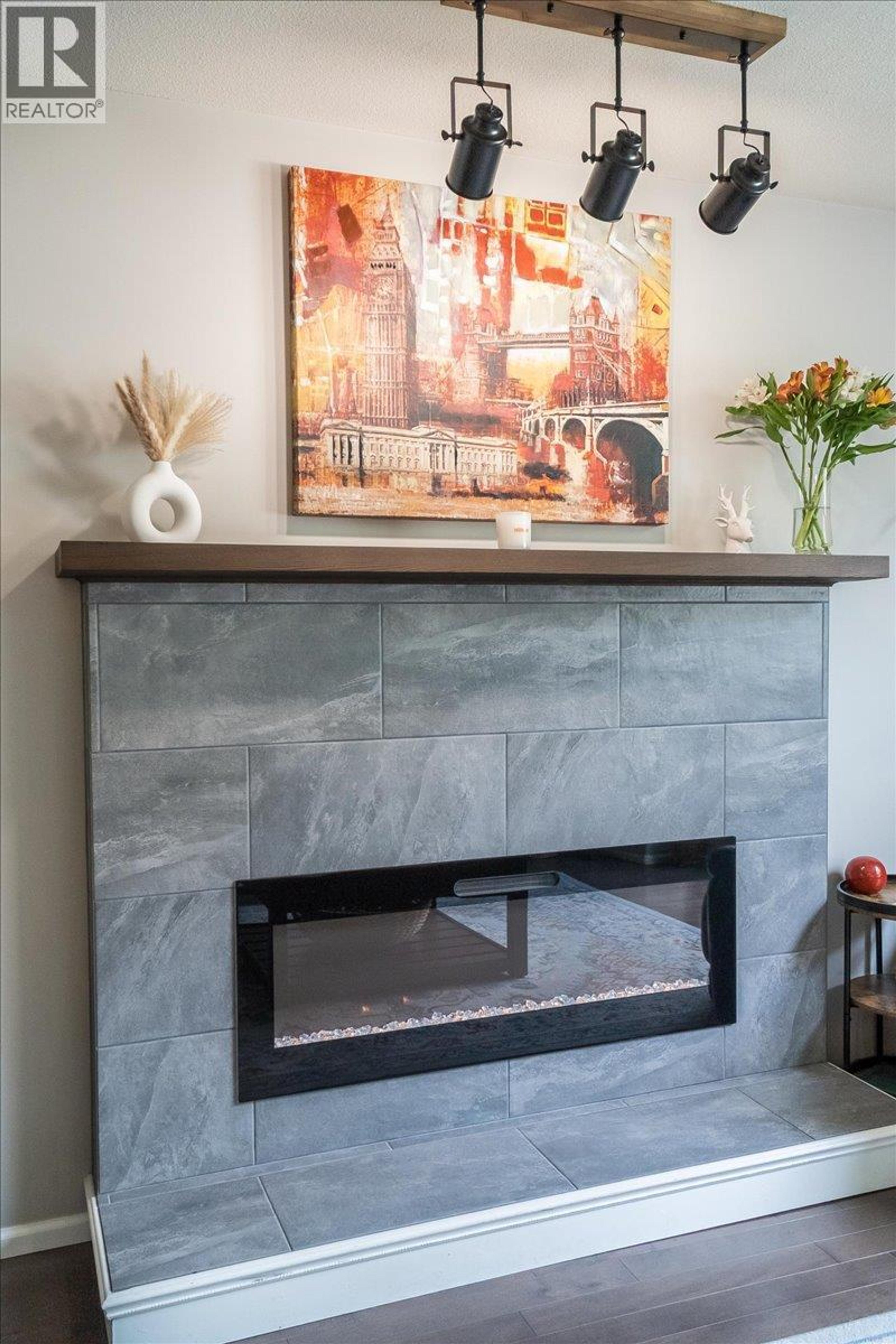 1040 REGAN CRESCENT - 9