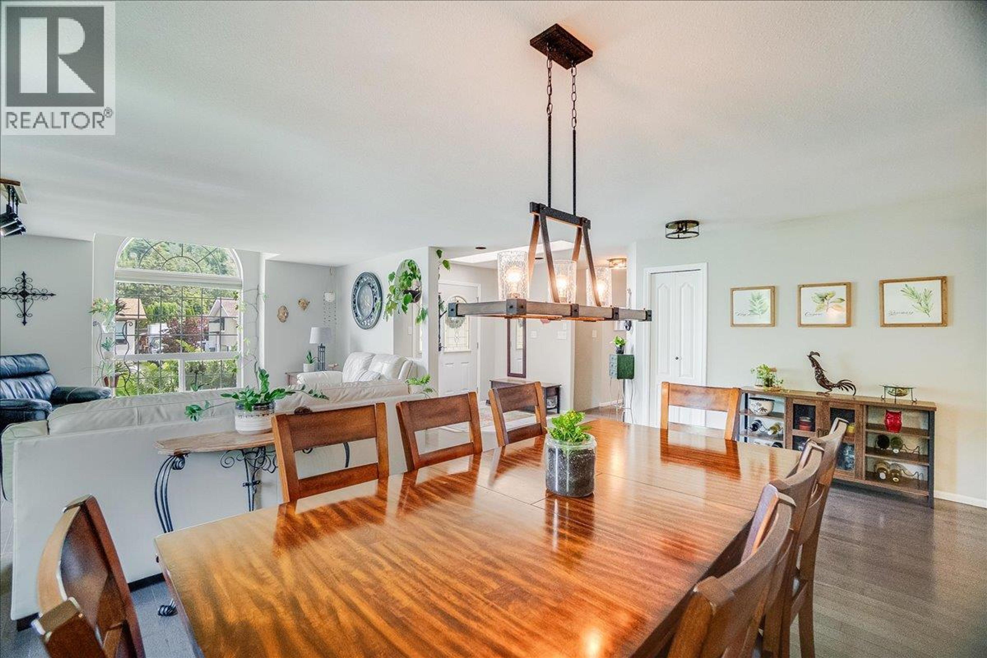 1040 REGAN CRESCENT - 14