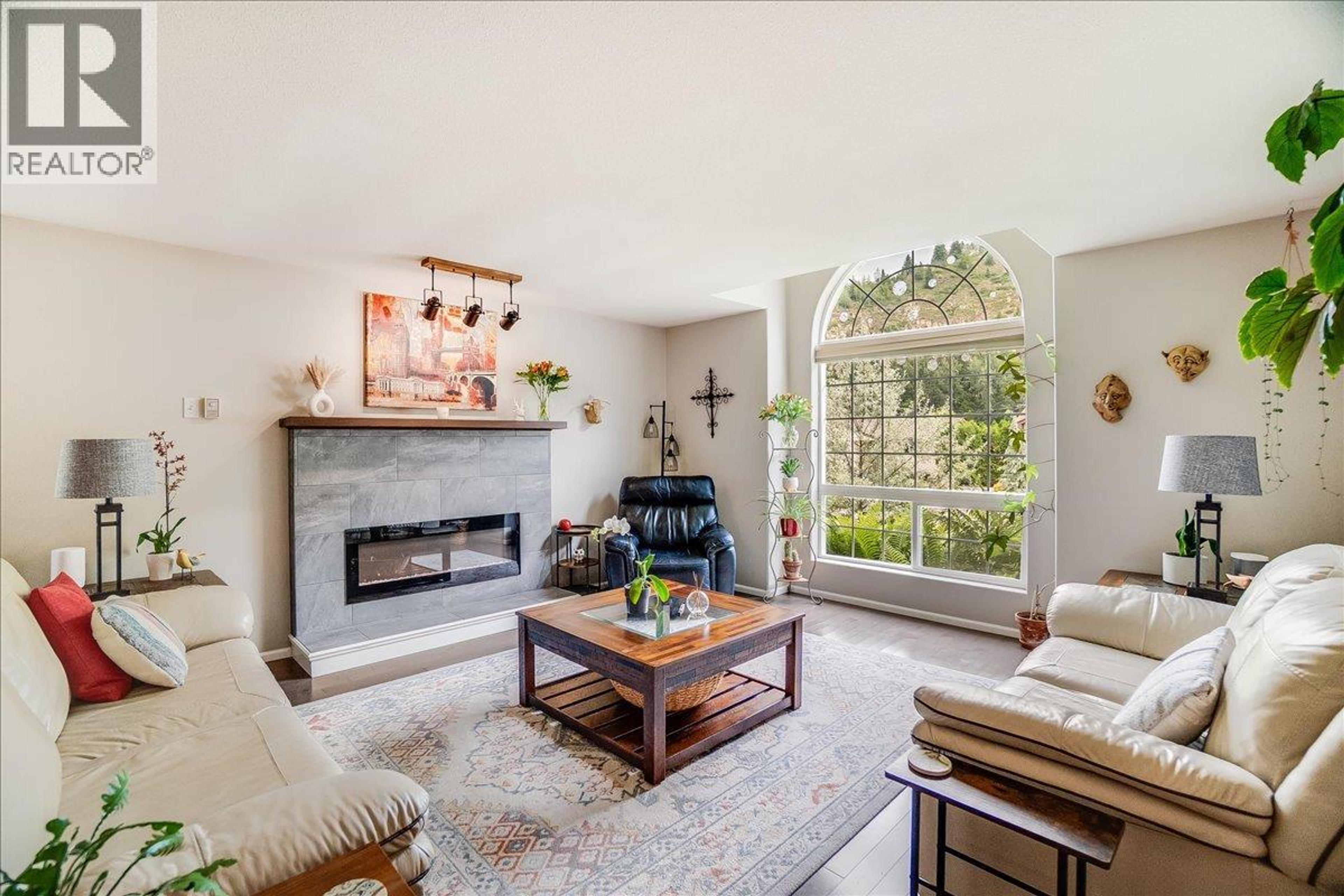 1040 REGAN CRESCENT - 7