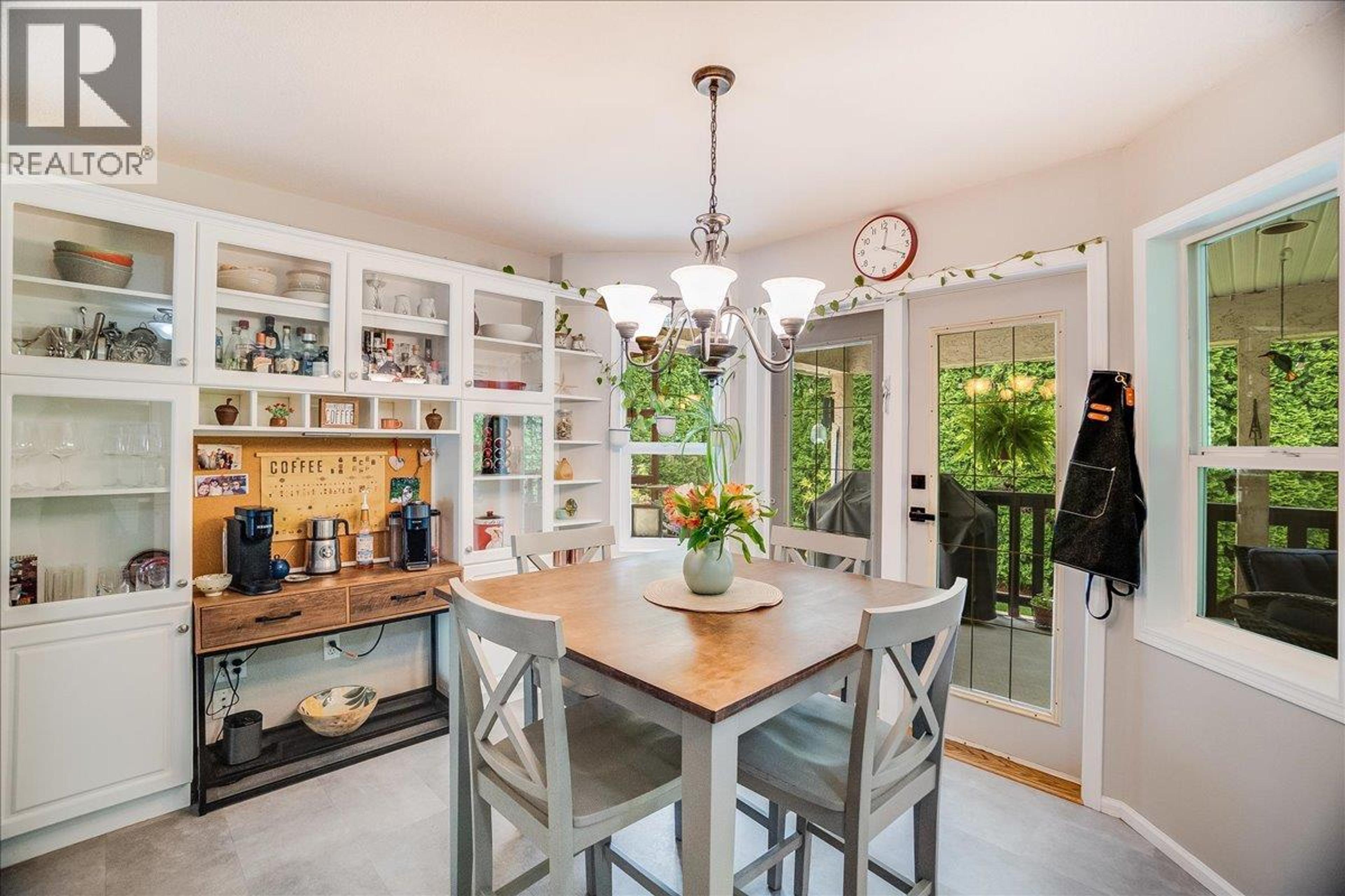 1040 REGAN CRESCENT - 25