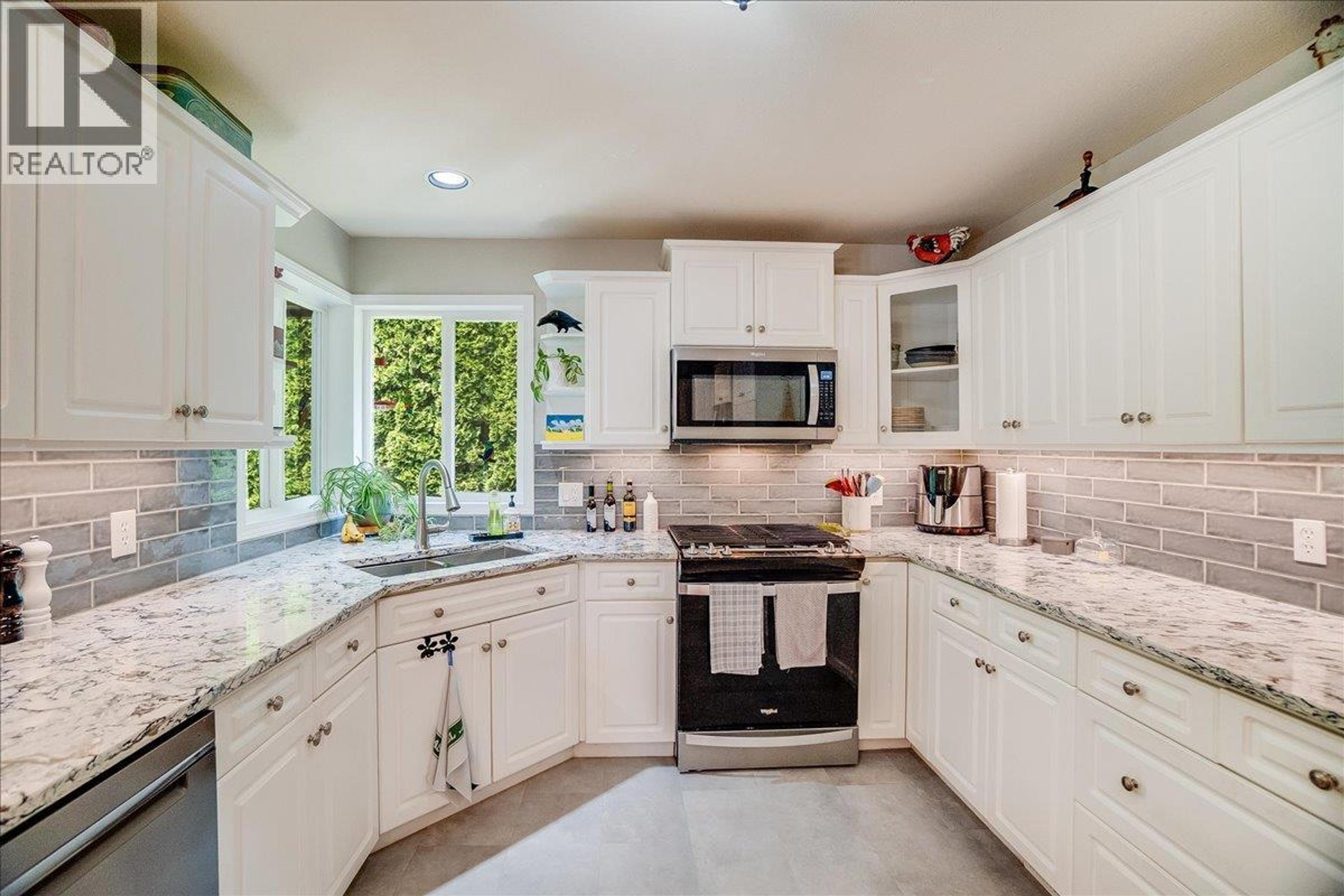 1040 REGAN CRESCENT - 28