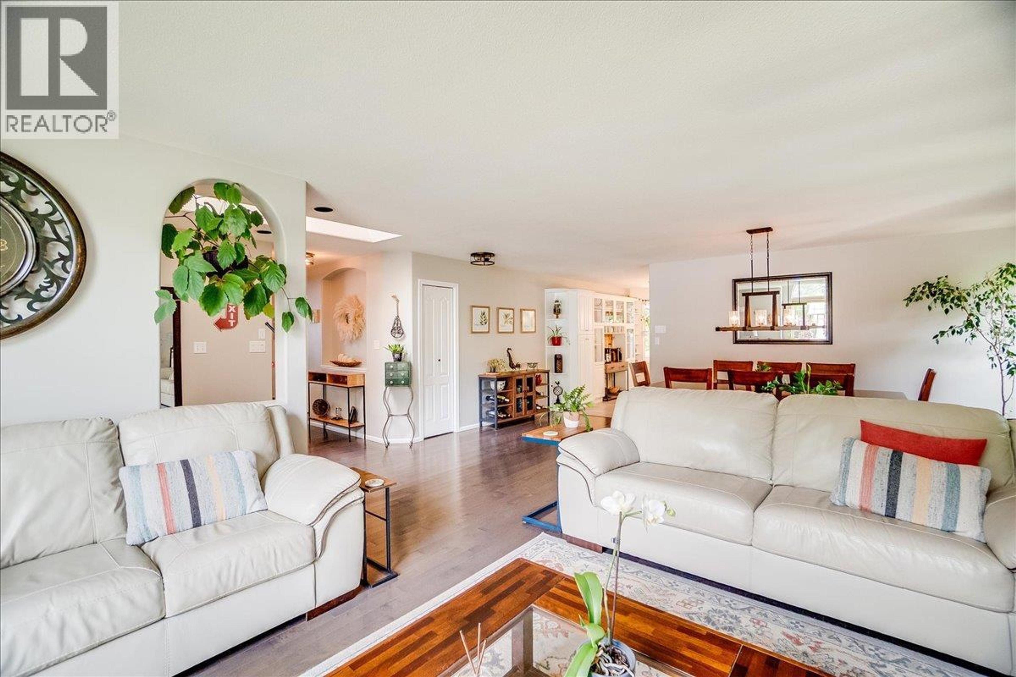 1040 REGAN CRESCENT - 11