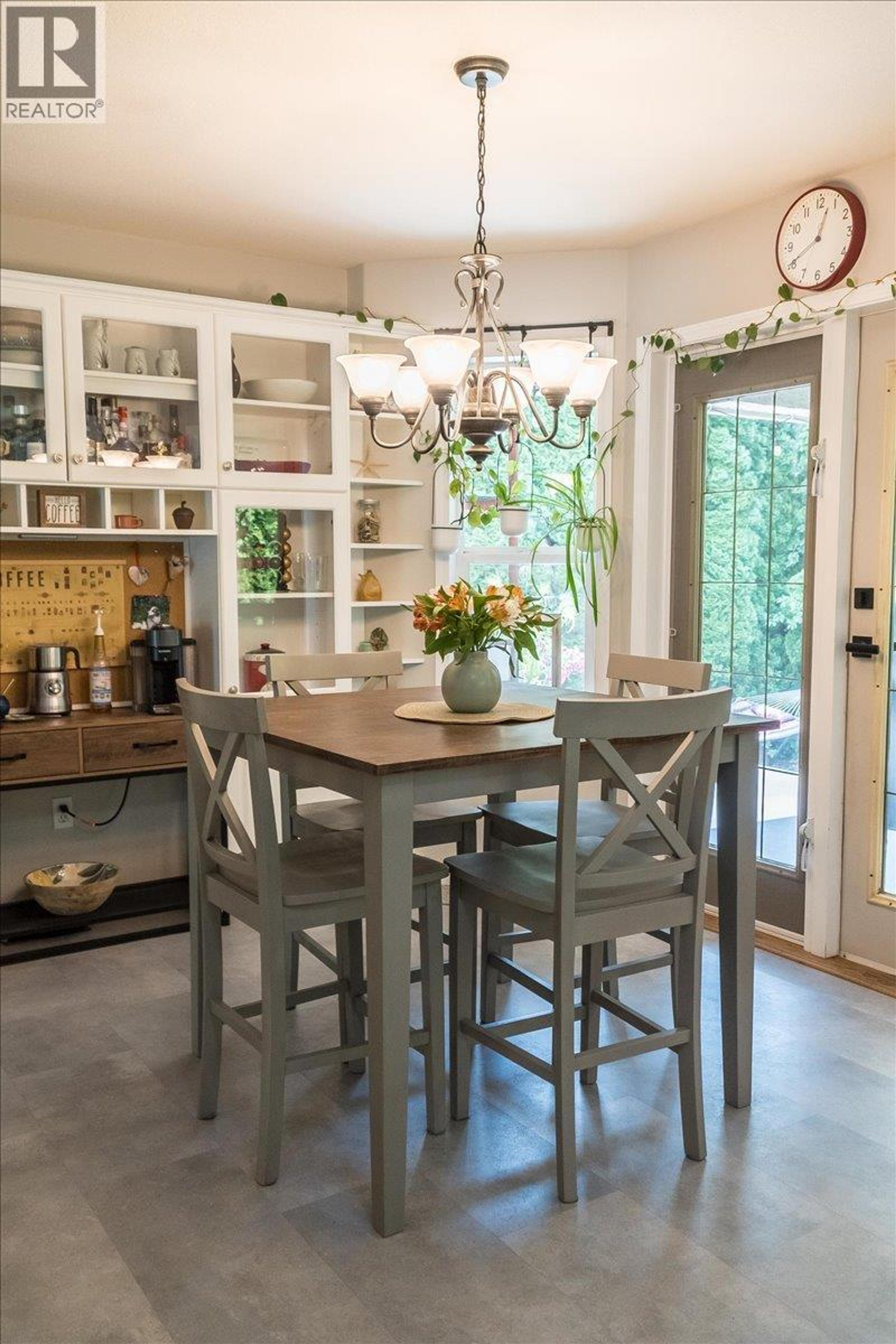 1040 REGAN CRESCENT - 18