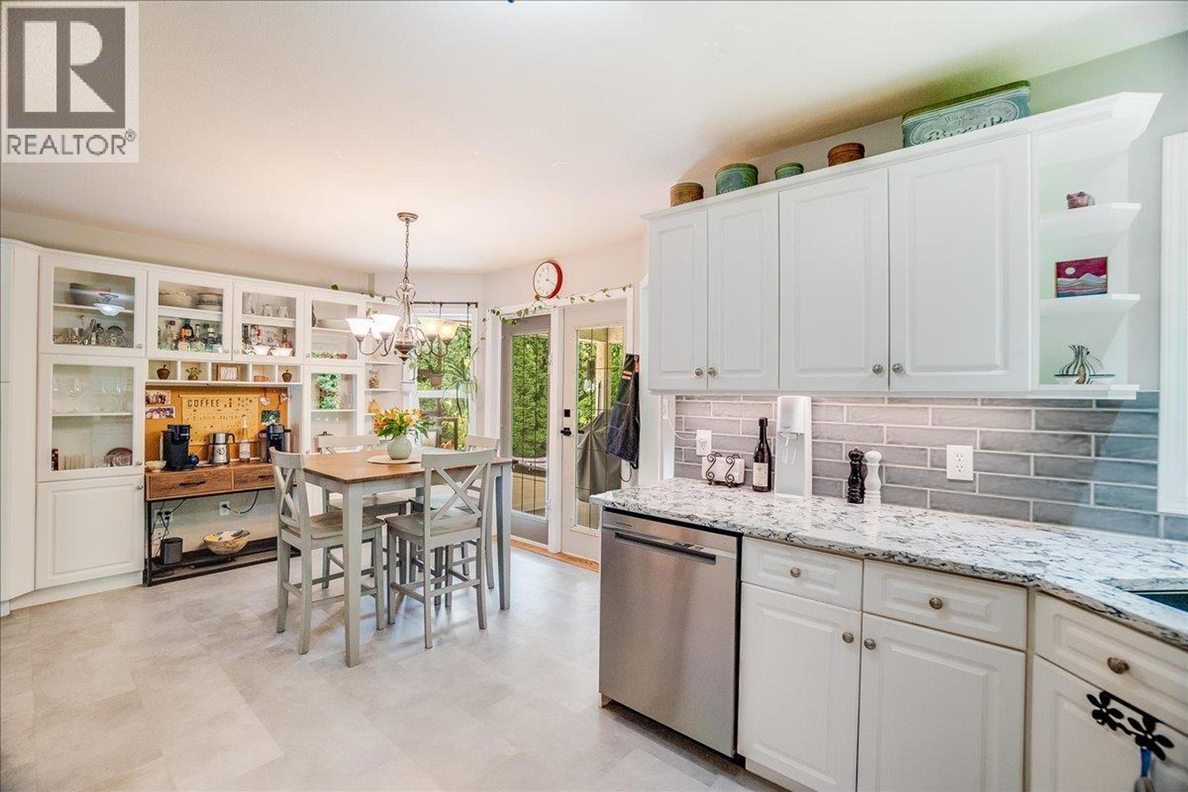 1040 REGAN CRESCENT - 29