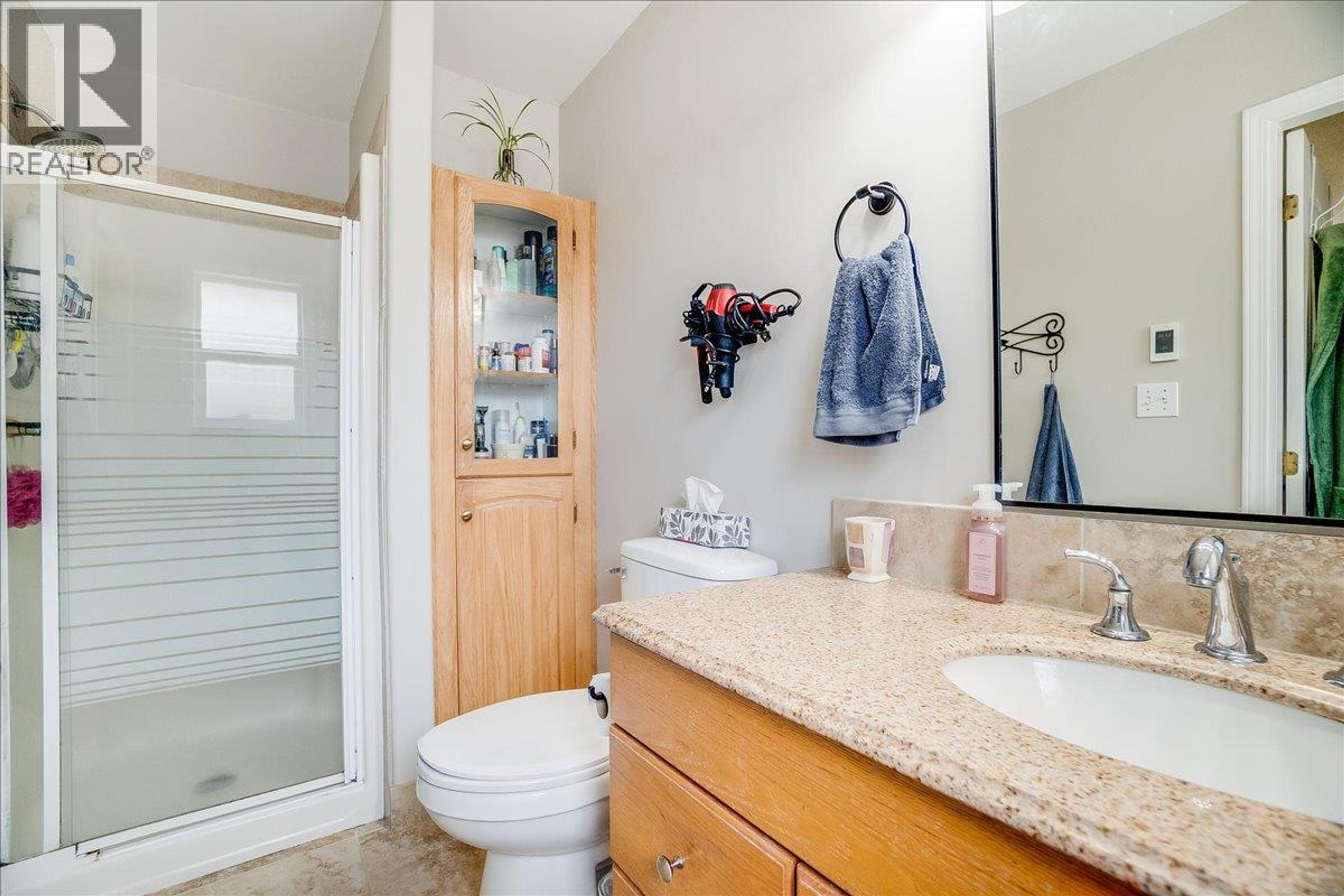 1040 REGAN CRESCENT - 52