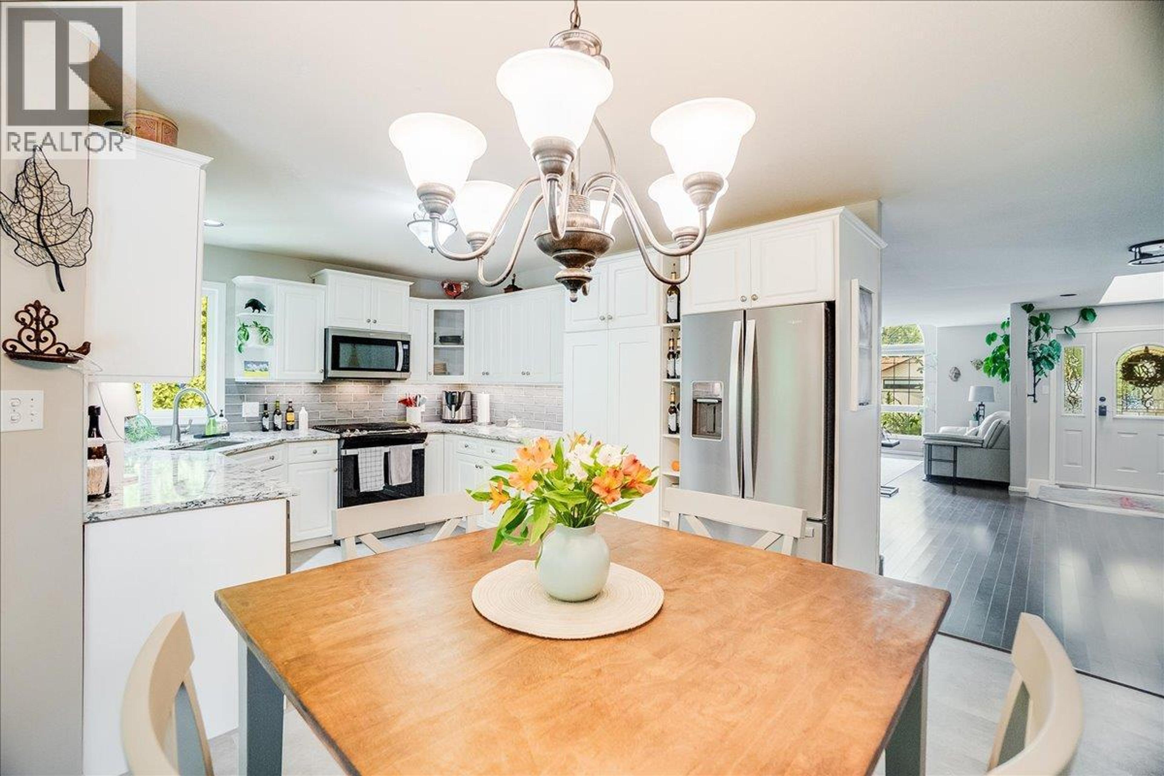 1040 REGAN CRESCENT - 21