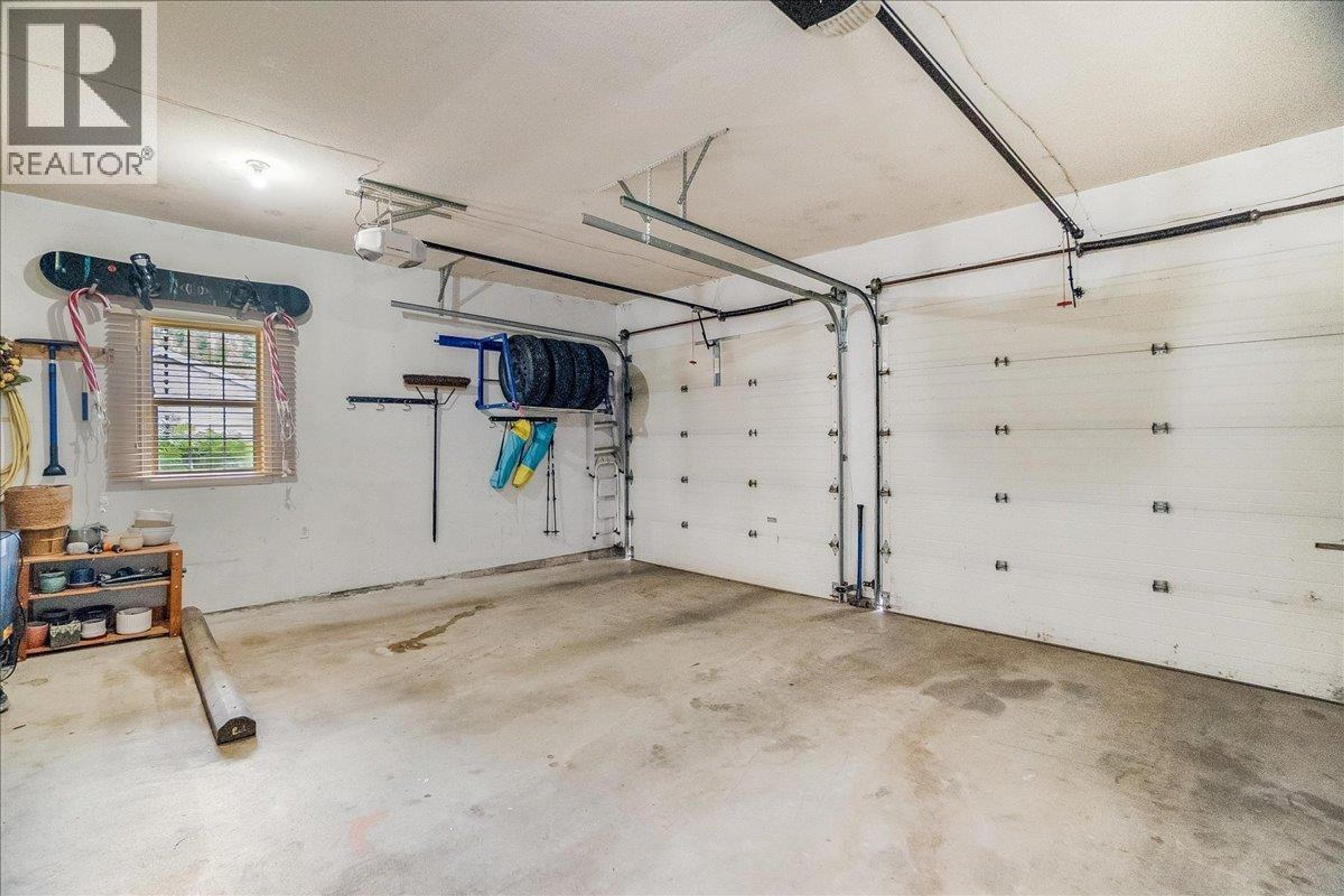 1040 REGAN CRESCENT - 66