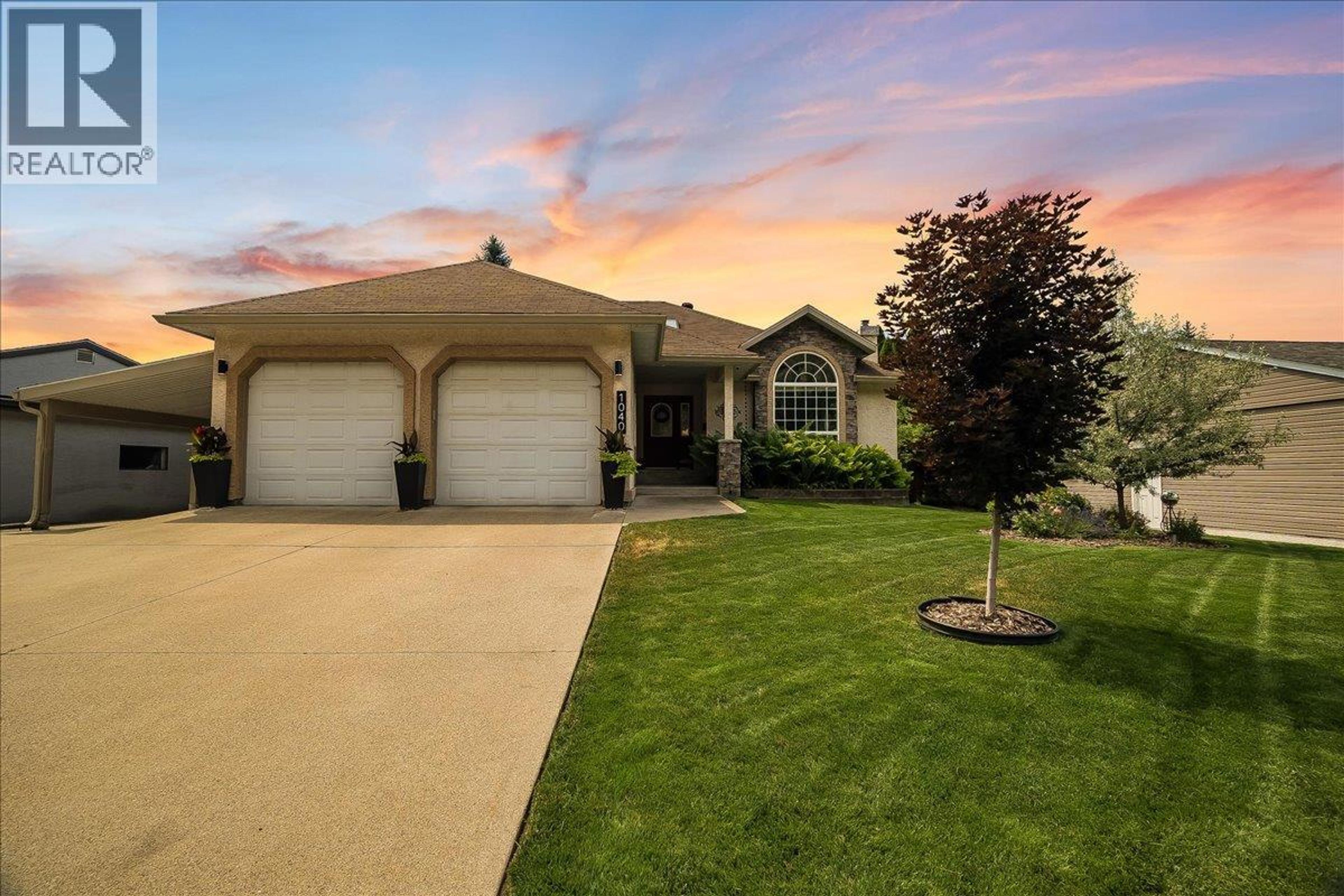 1040 REGAN CRESCENT - 68