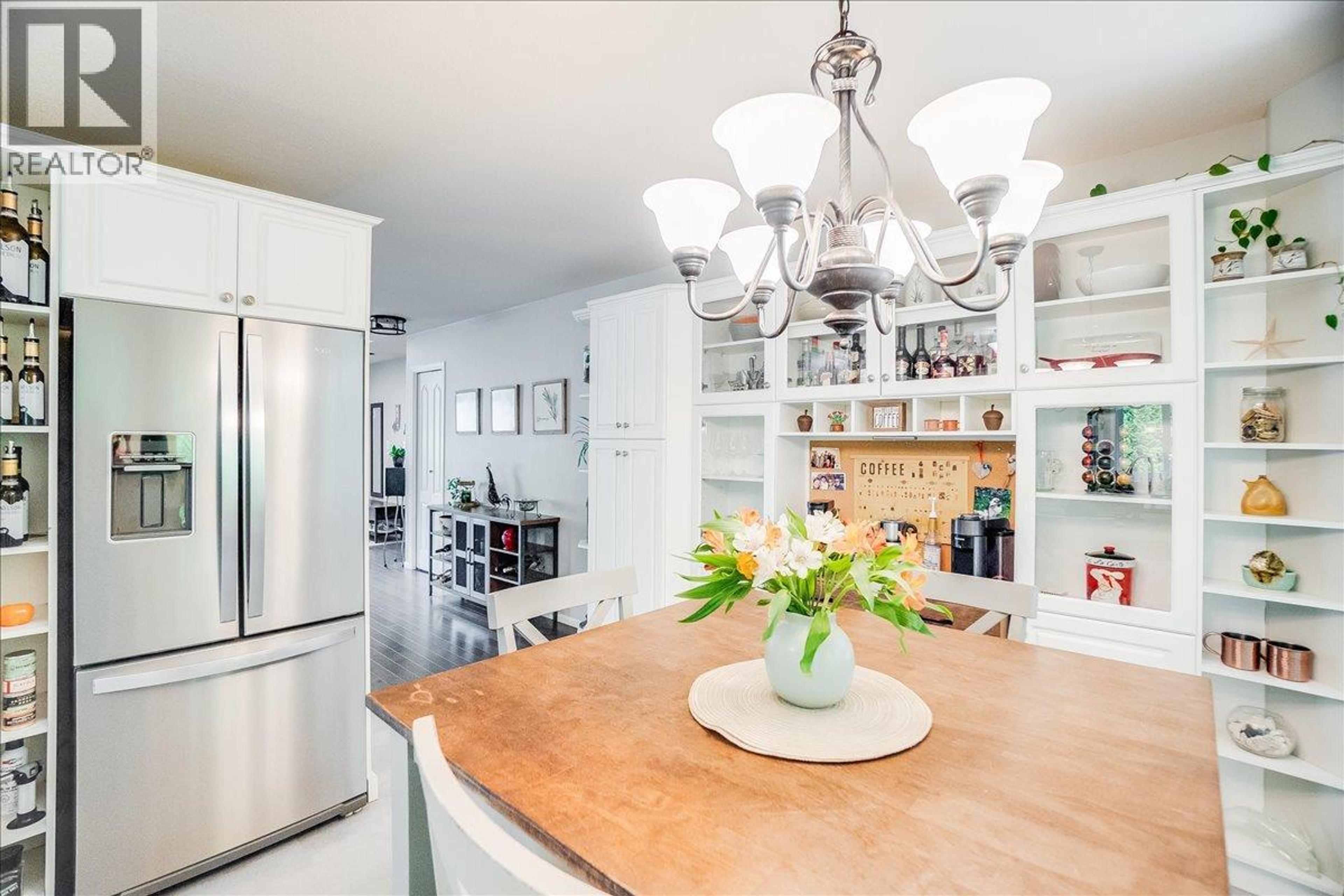 1040 REGAN CRESCENT - 20