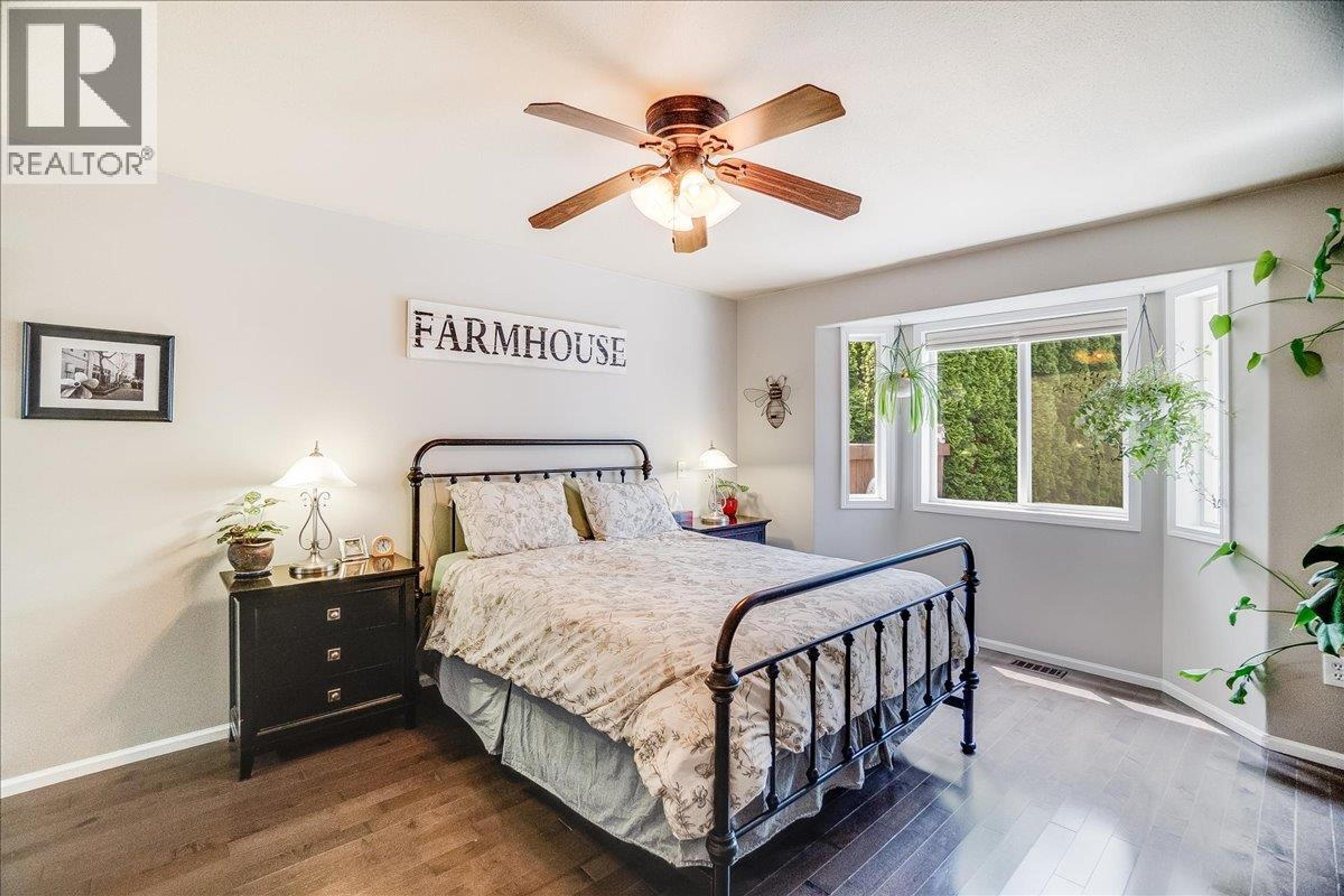 1040 REGAN CRESCENT - 44