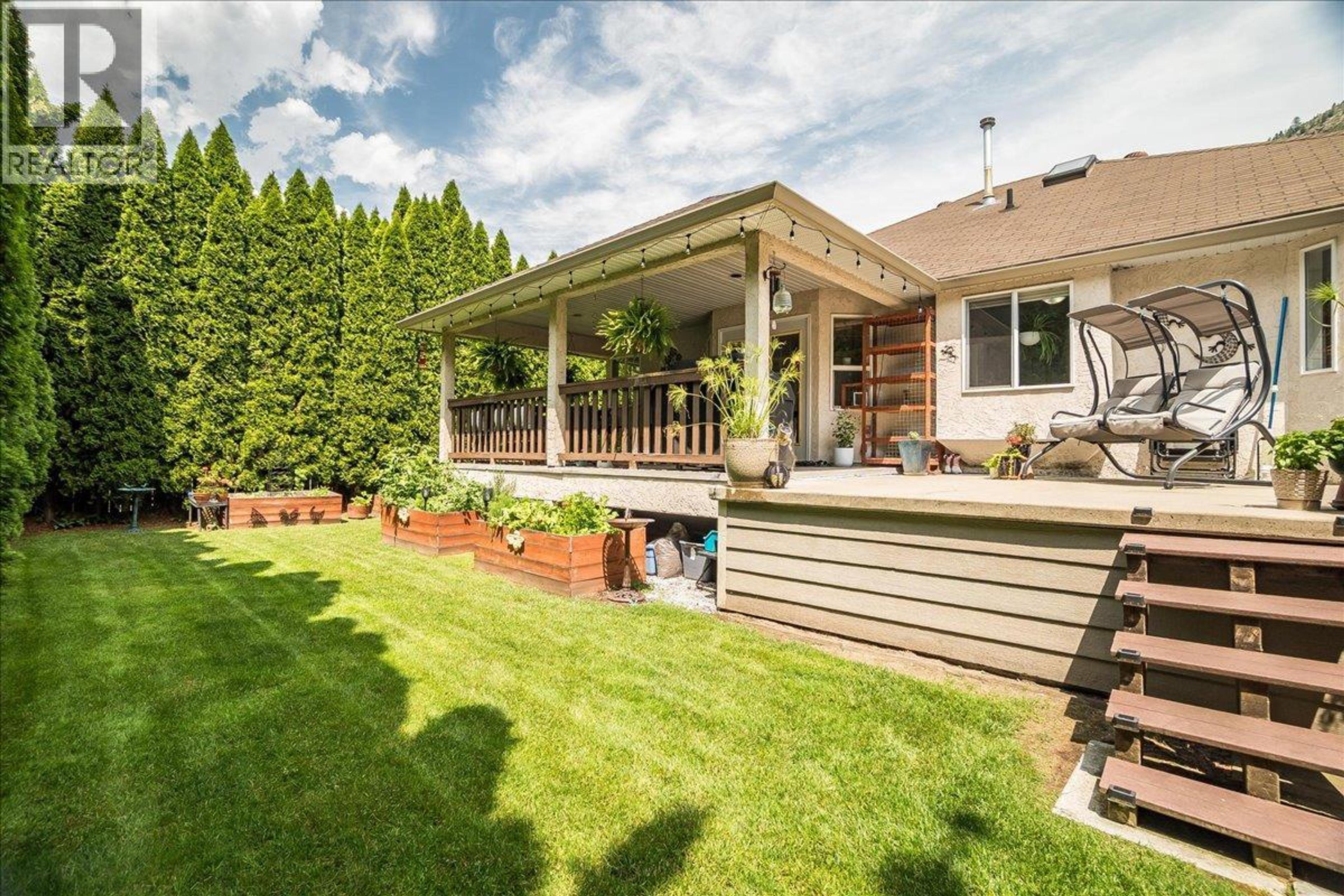 1040 REGAN CRESCENT - 35