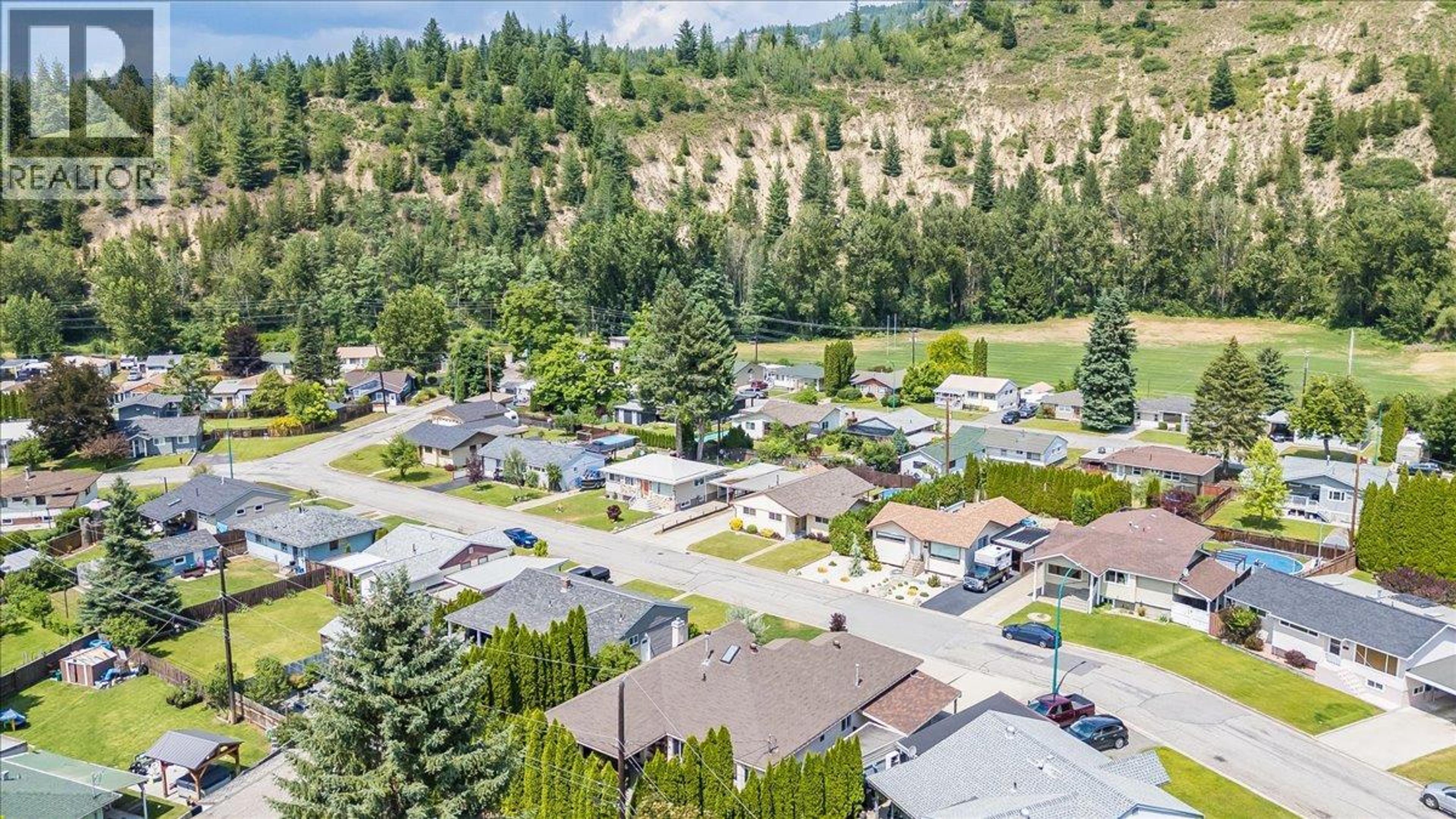 1040 REGAN CRESCENT - 42