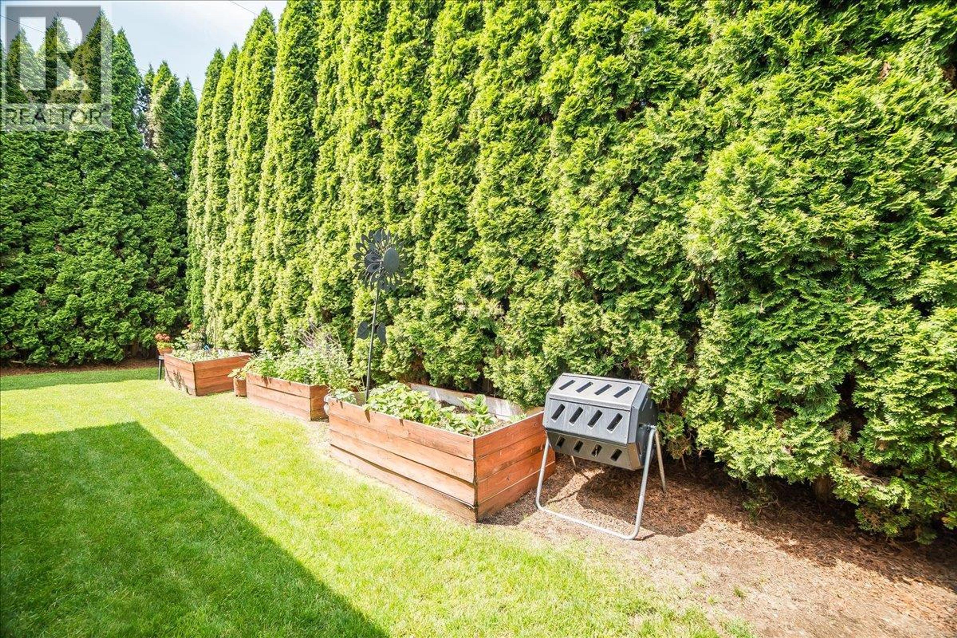 1040 REGAN CRESCENT - 37