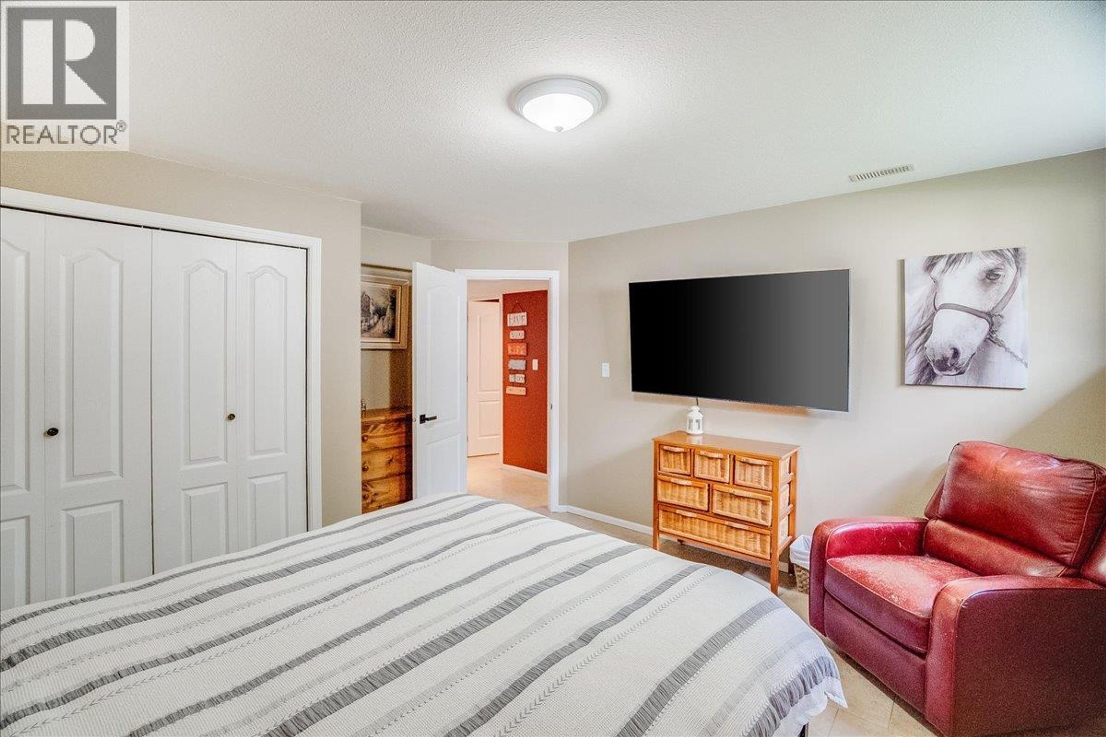 1040 REGAN CRESCENT - 58