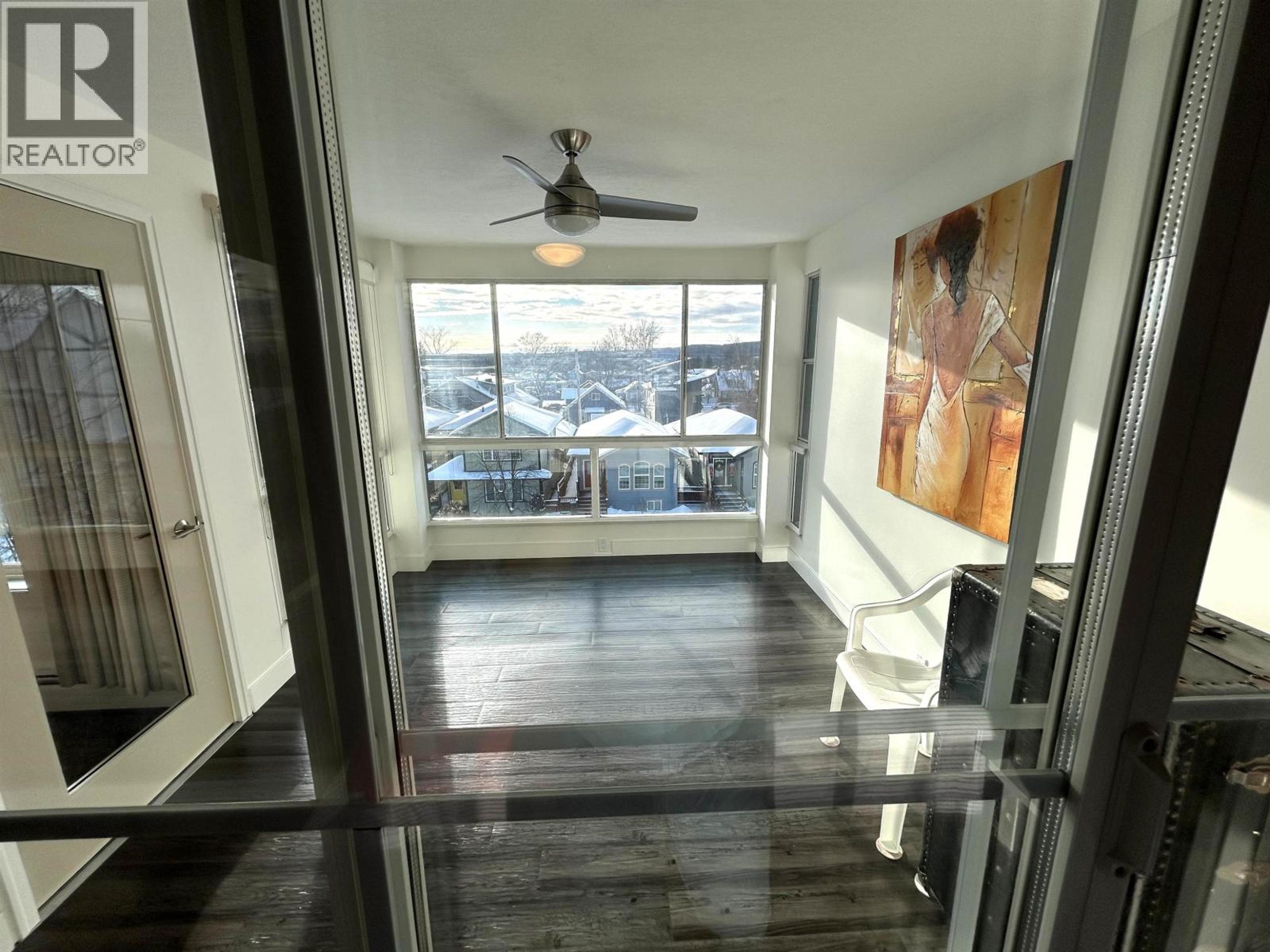 #407 1638 6TH AVENUE - 18