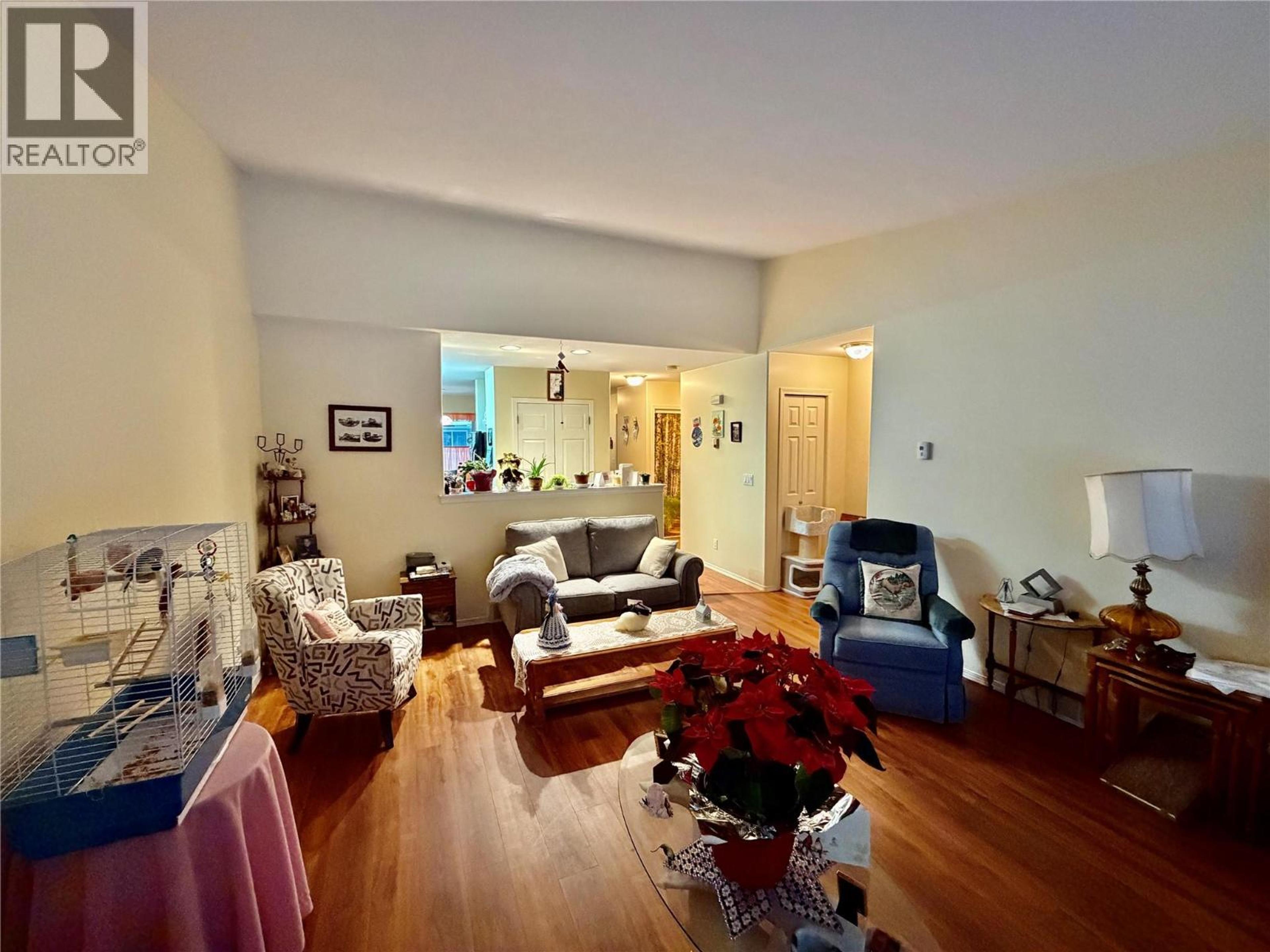 #22 221 TEMPLE STREET - 11