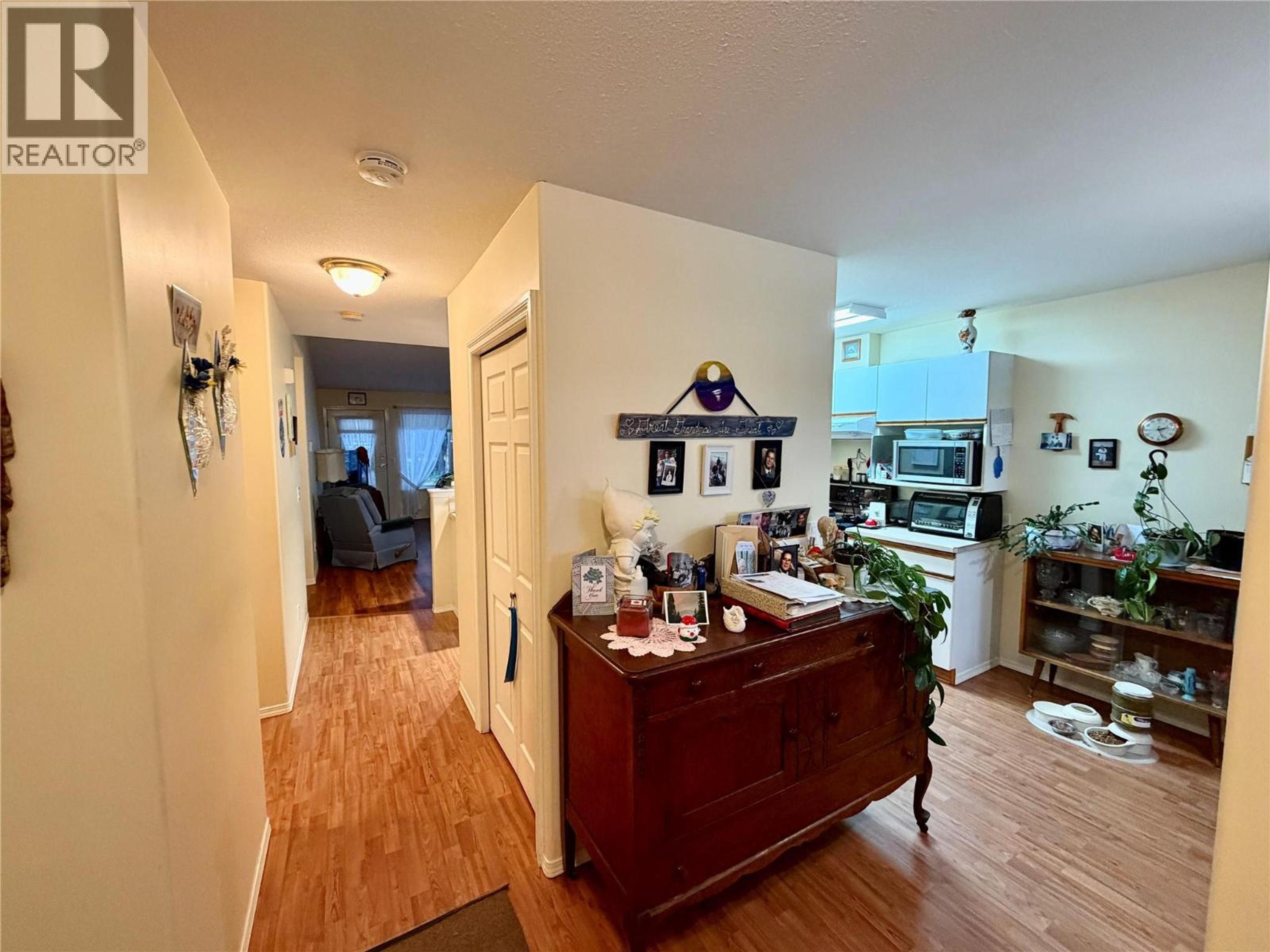 #22 221 TEMPLE STREET - 16