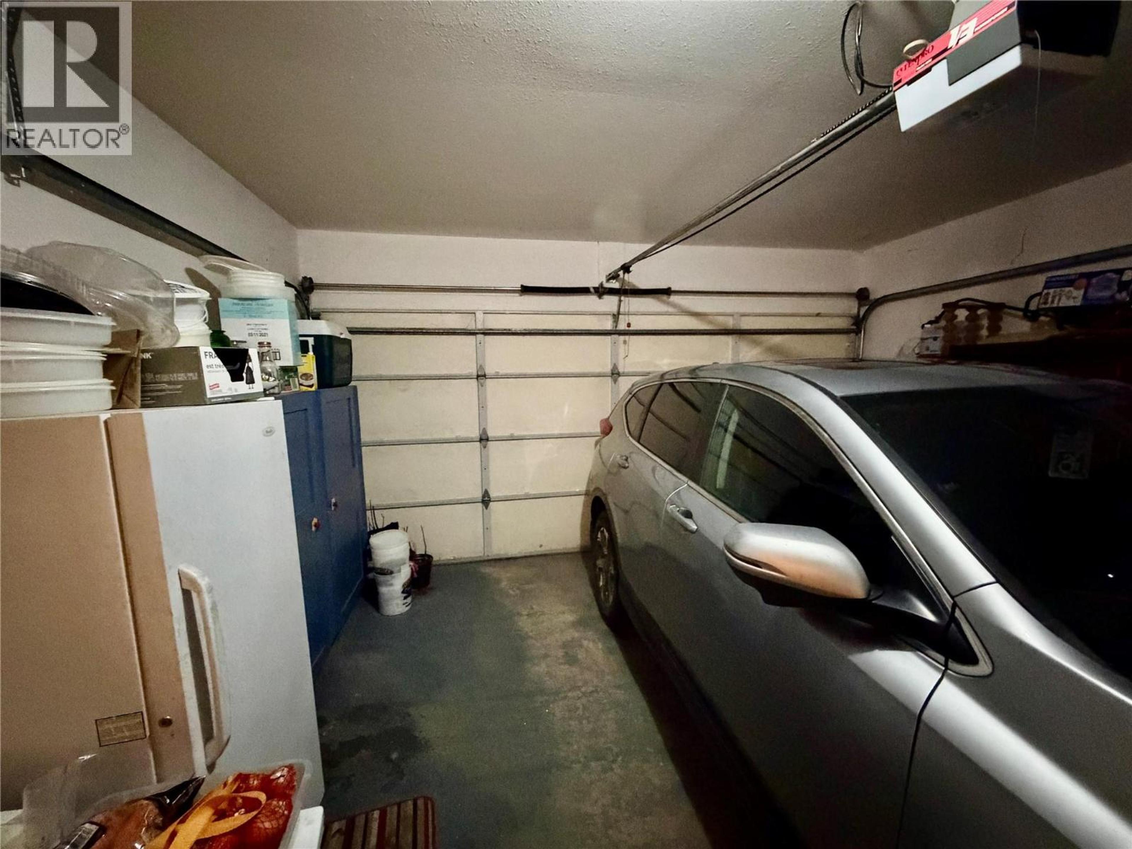 #22 221 TEMPLE STREET - 21