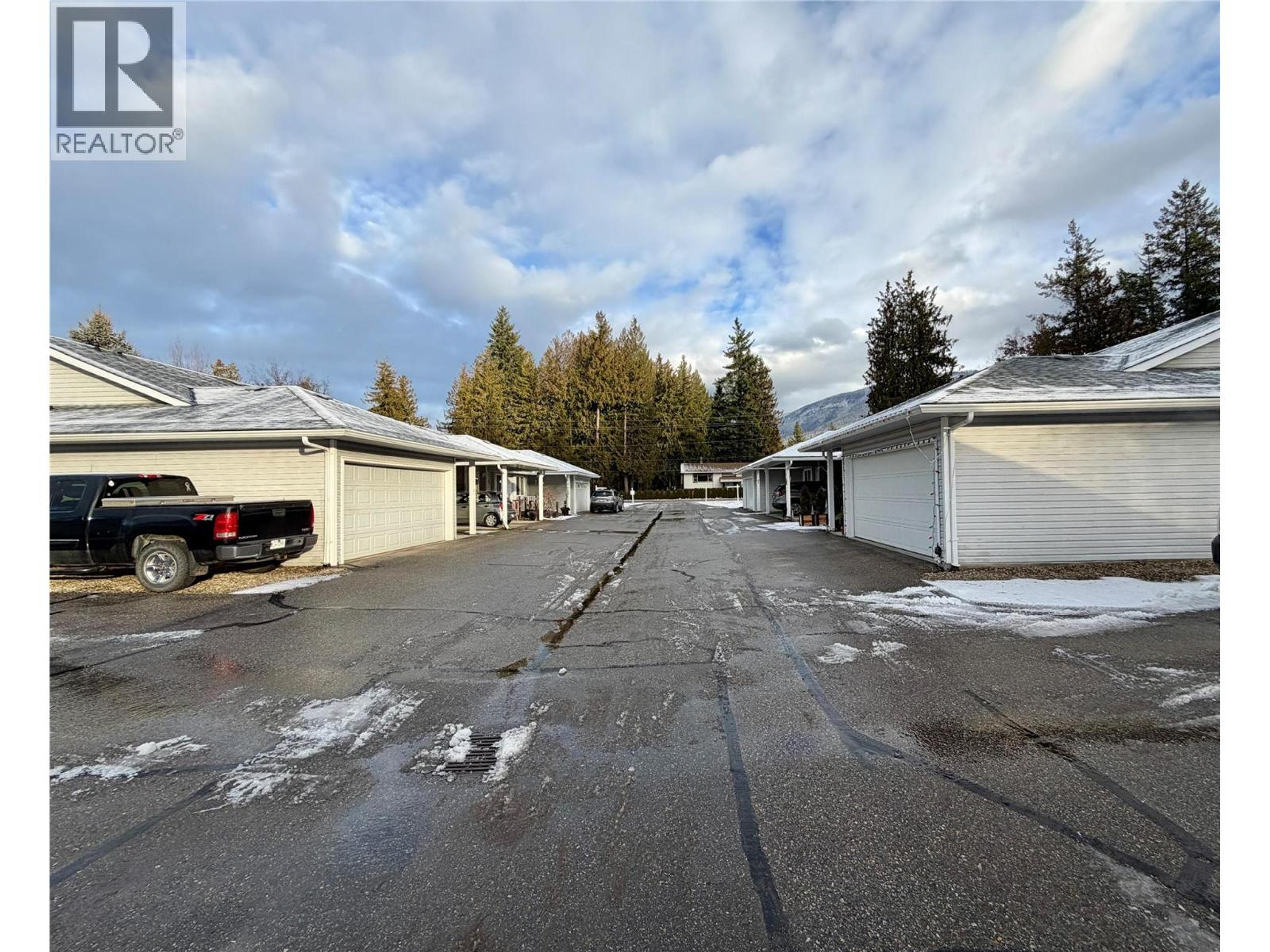 #22 221 TEMPLE STREET - 23