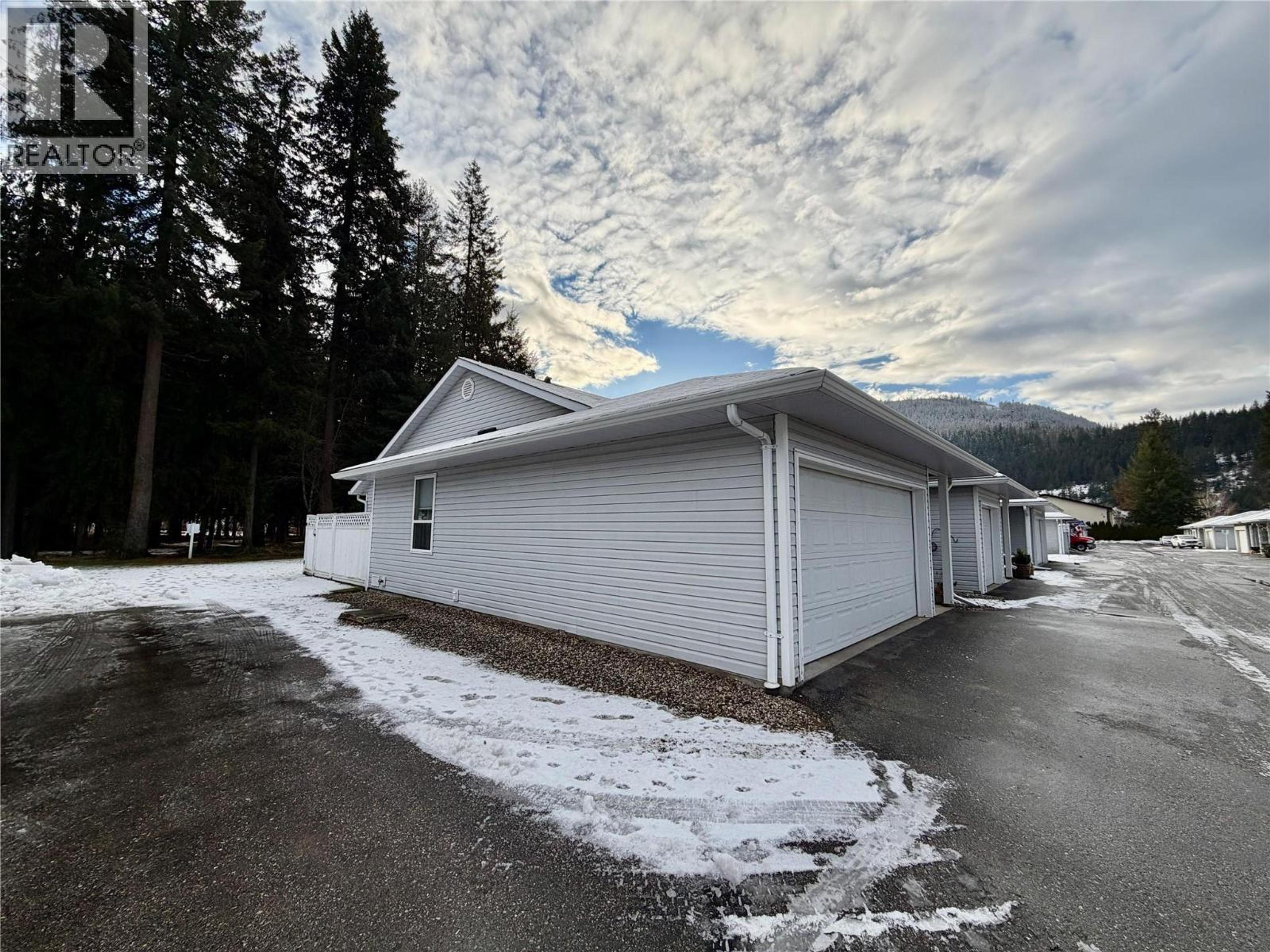 #22 221 TEMPLE STREET - 4