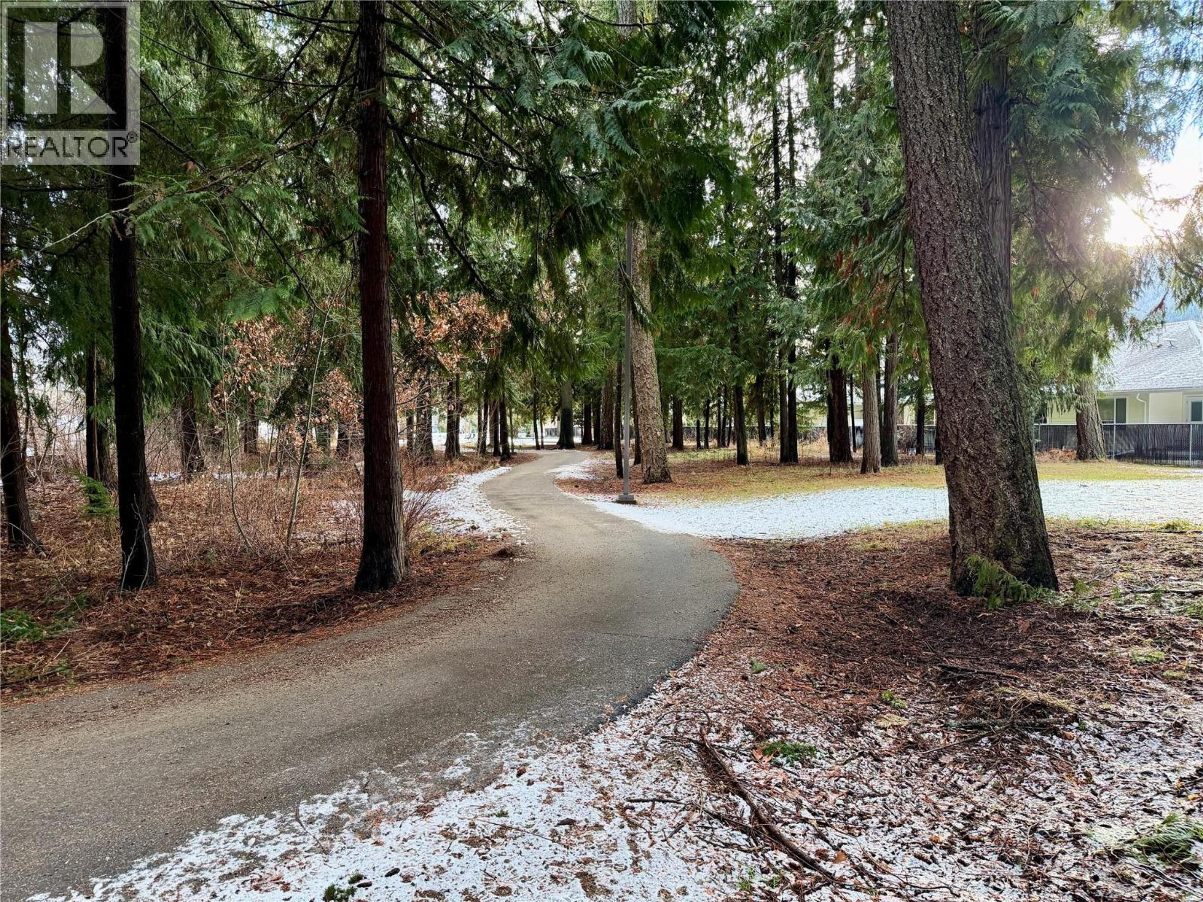 #22 221 TEMPLE STREET - 6