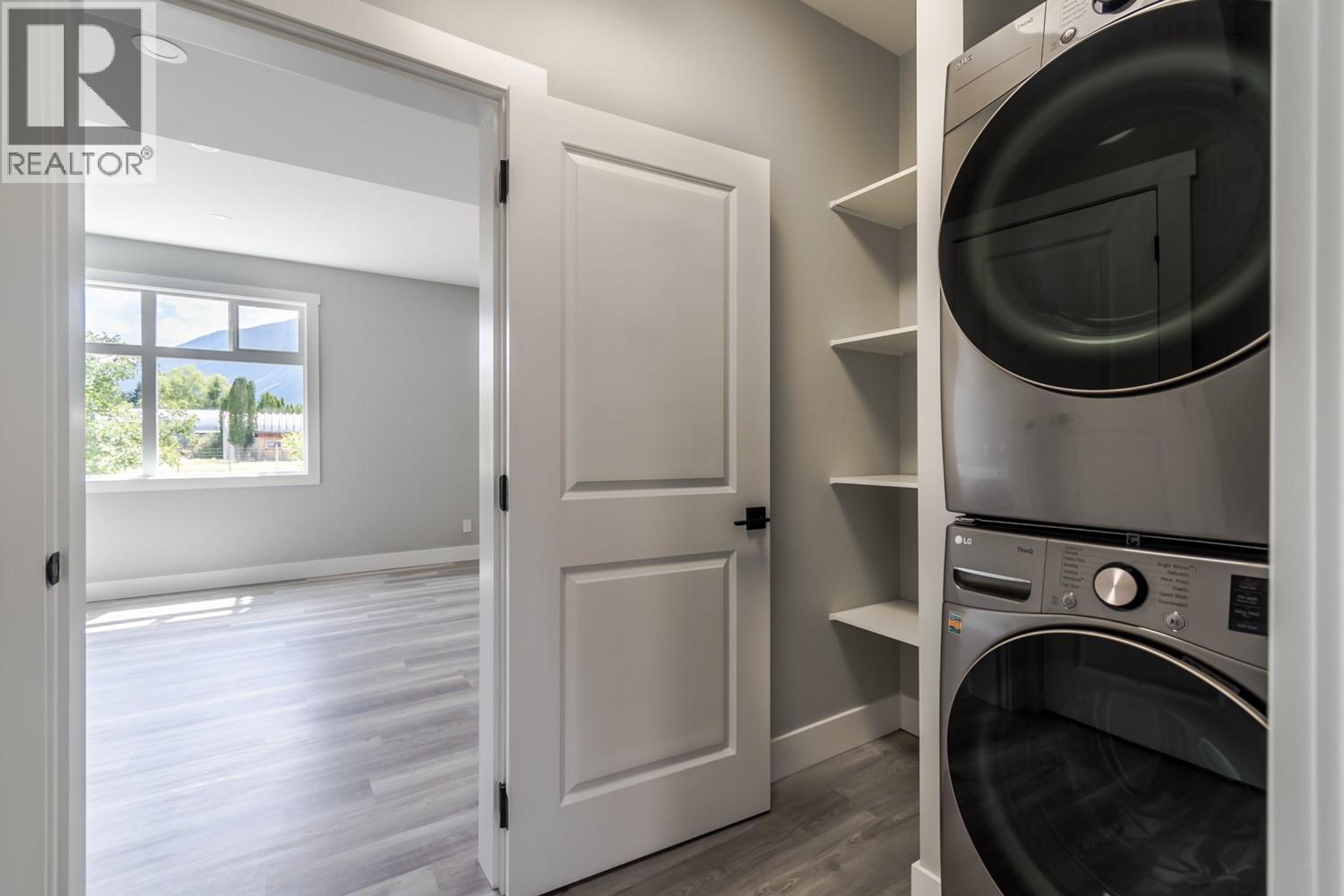 180 HOLLYWOOD CRESCENT - 11