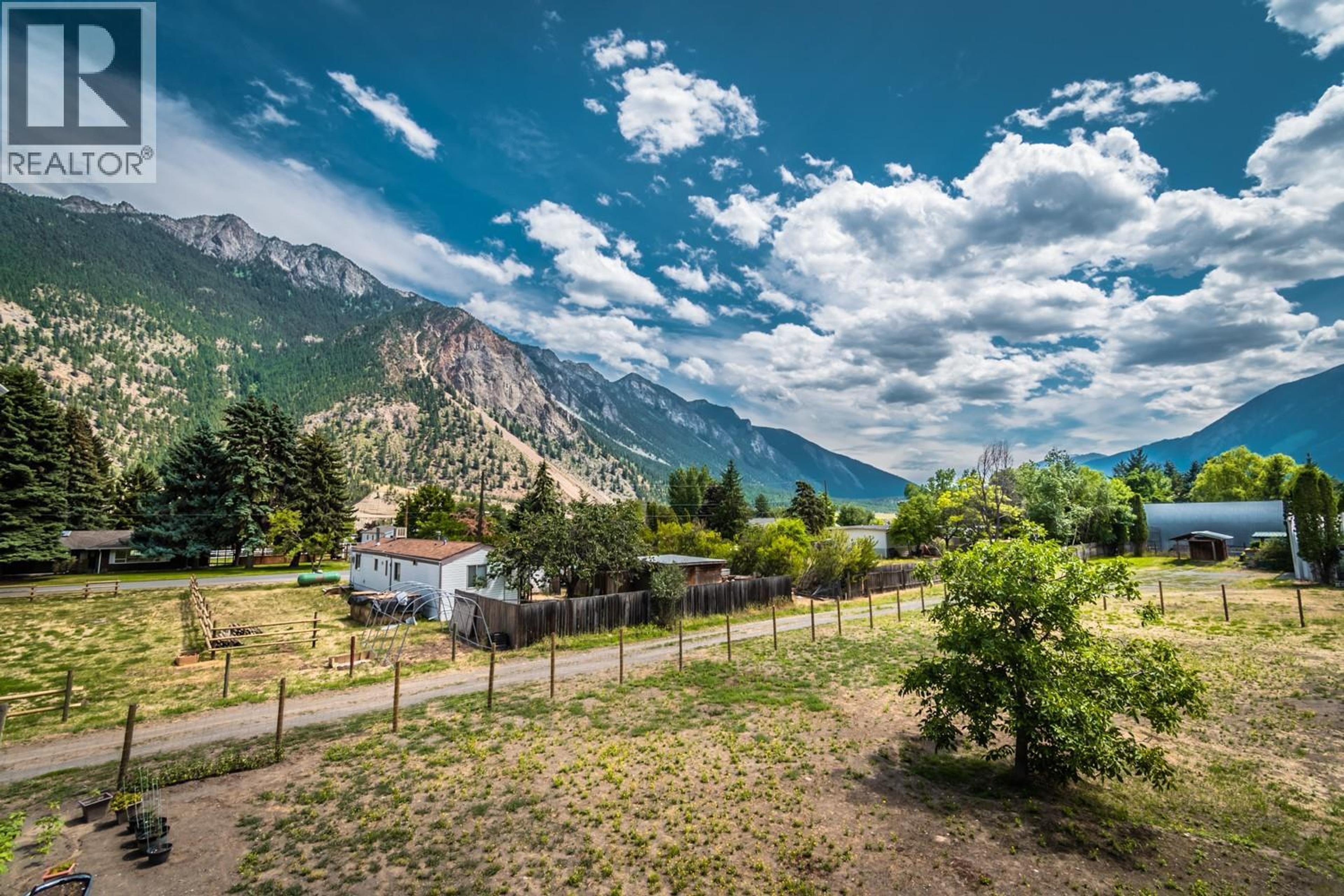 180 HOLLYWOOD CRESCENT - 24