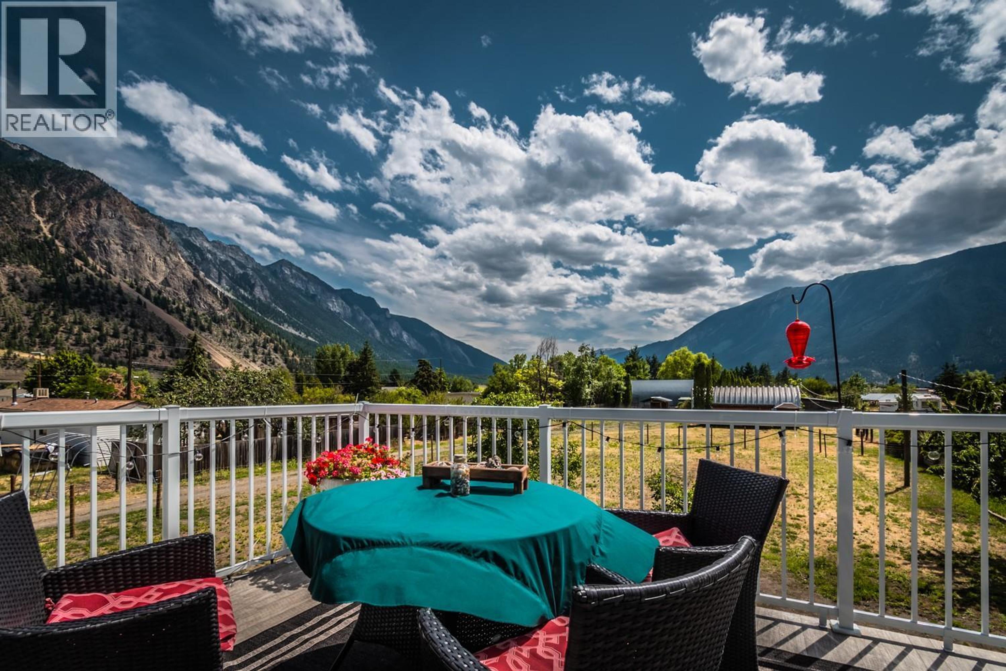 180 HOLLYWOOD CRESCENT - 28