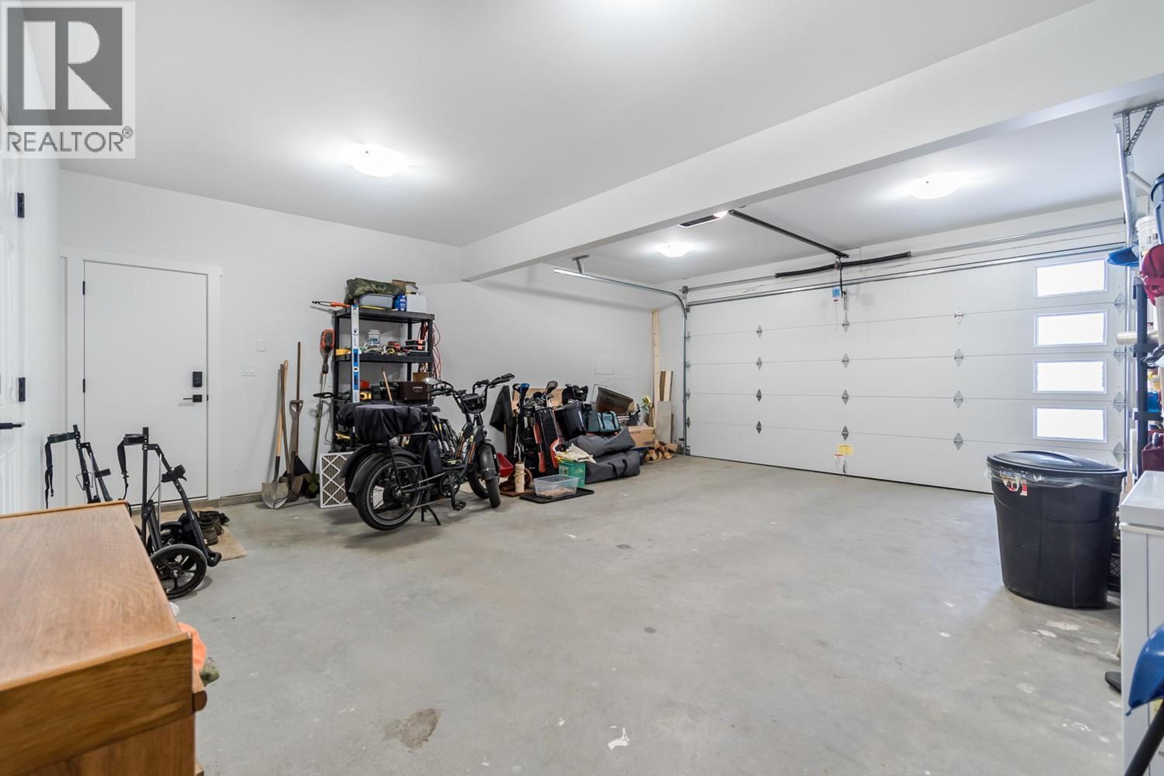 180 HOLLYWOOD CRESCENT - 29