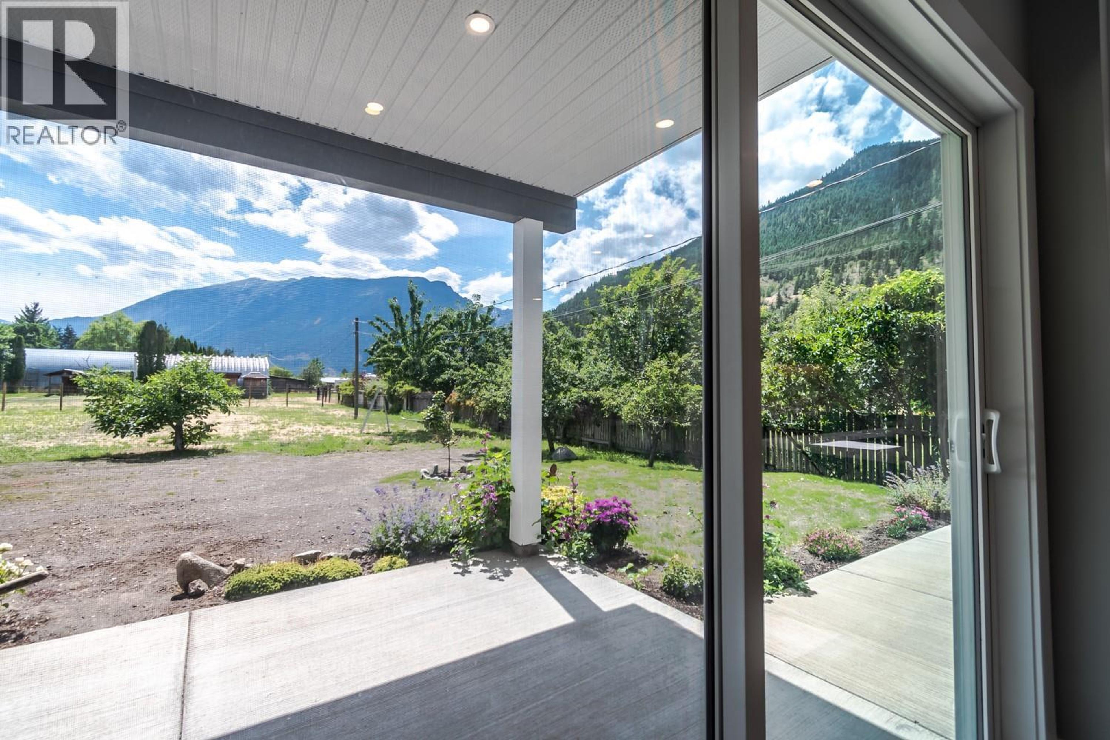 180 HOLLYWOOD CRESCENT - 38