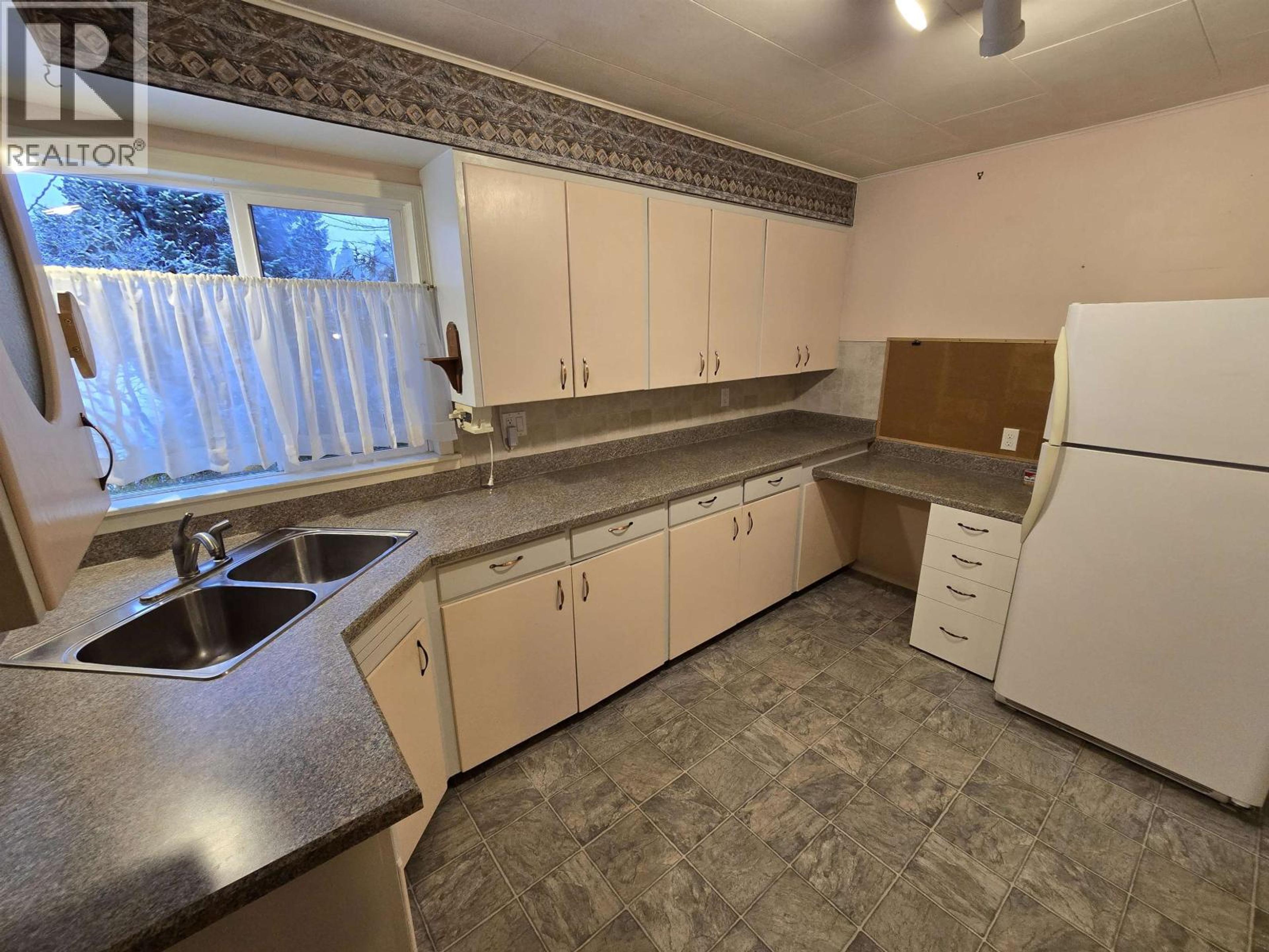 5040 AGAR AVENUE - 10