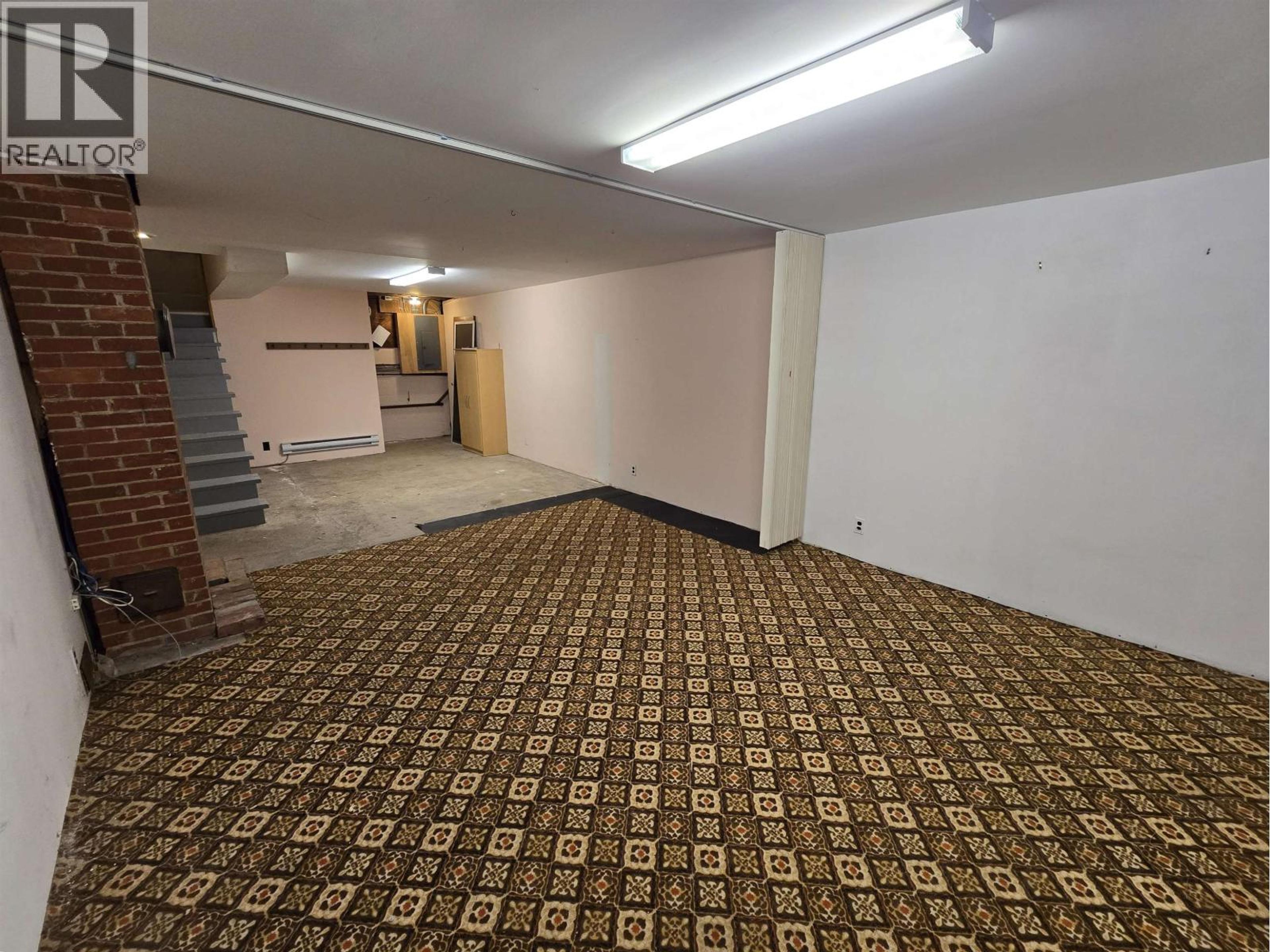 5040 AGAR AVENUE - 24