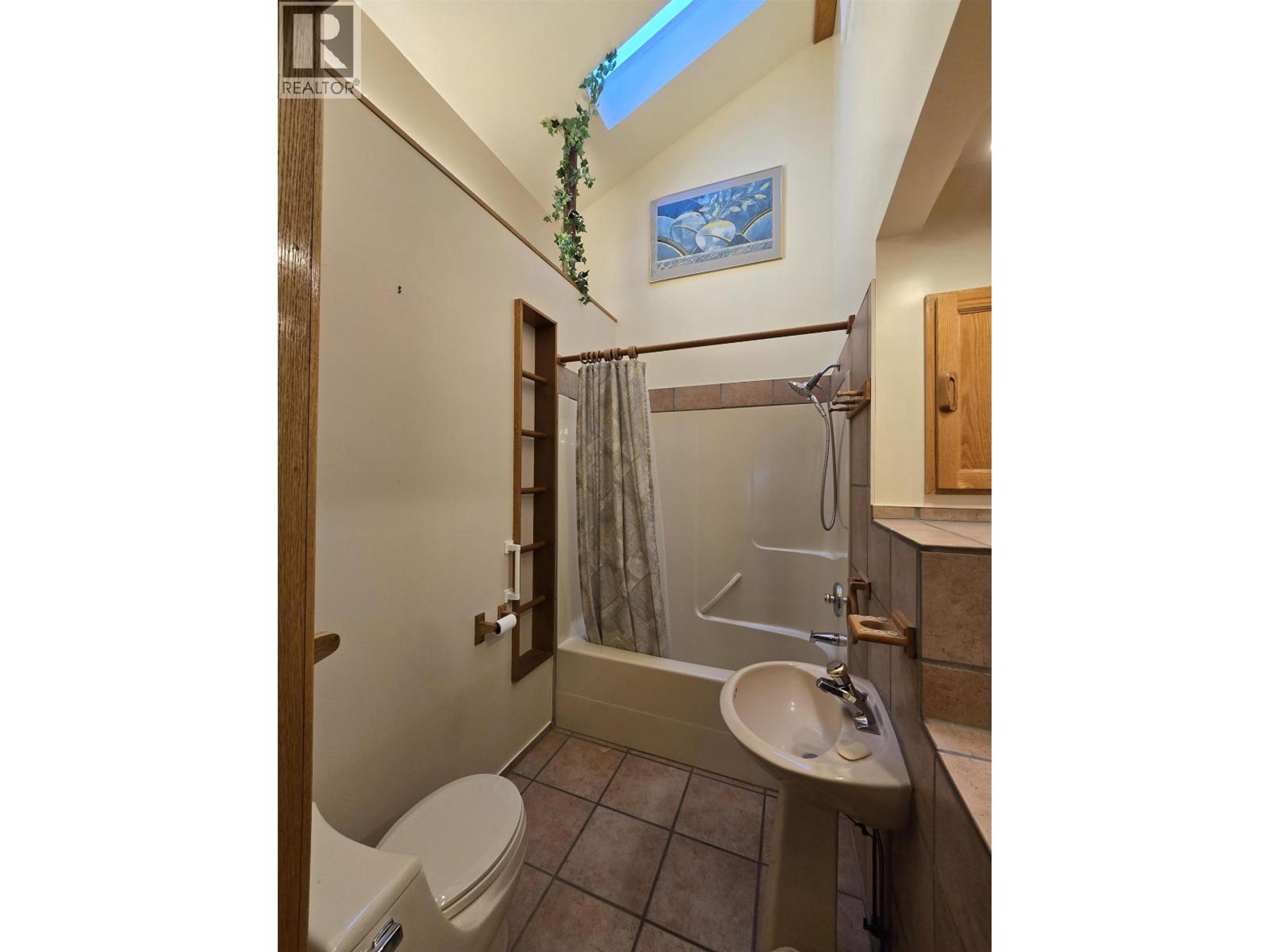 5040 AGAR AVENUE - 21