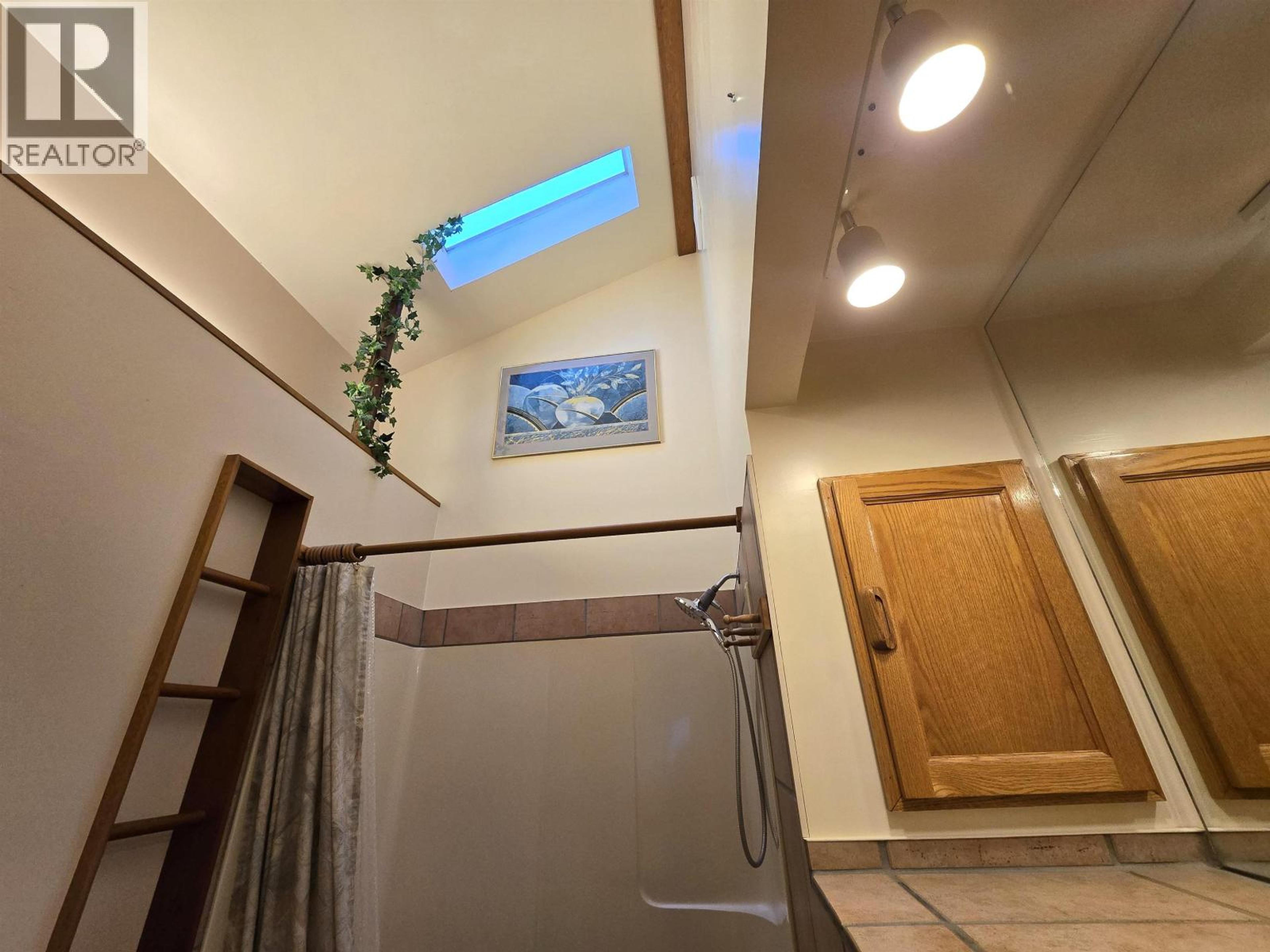 5040 AGAR AVENUE - 22