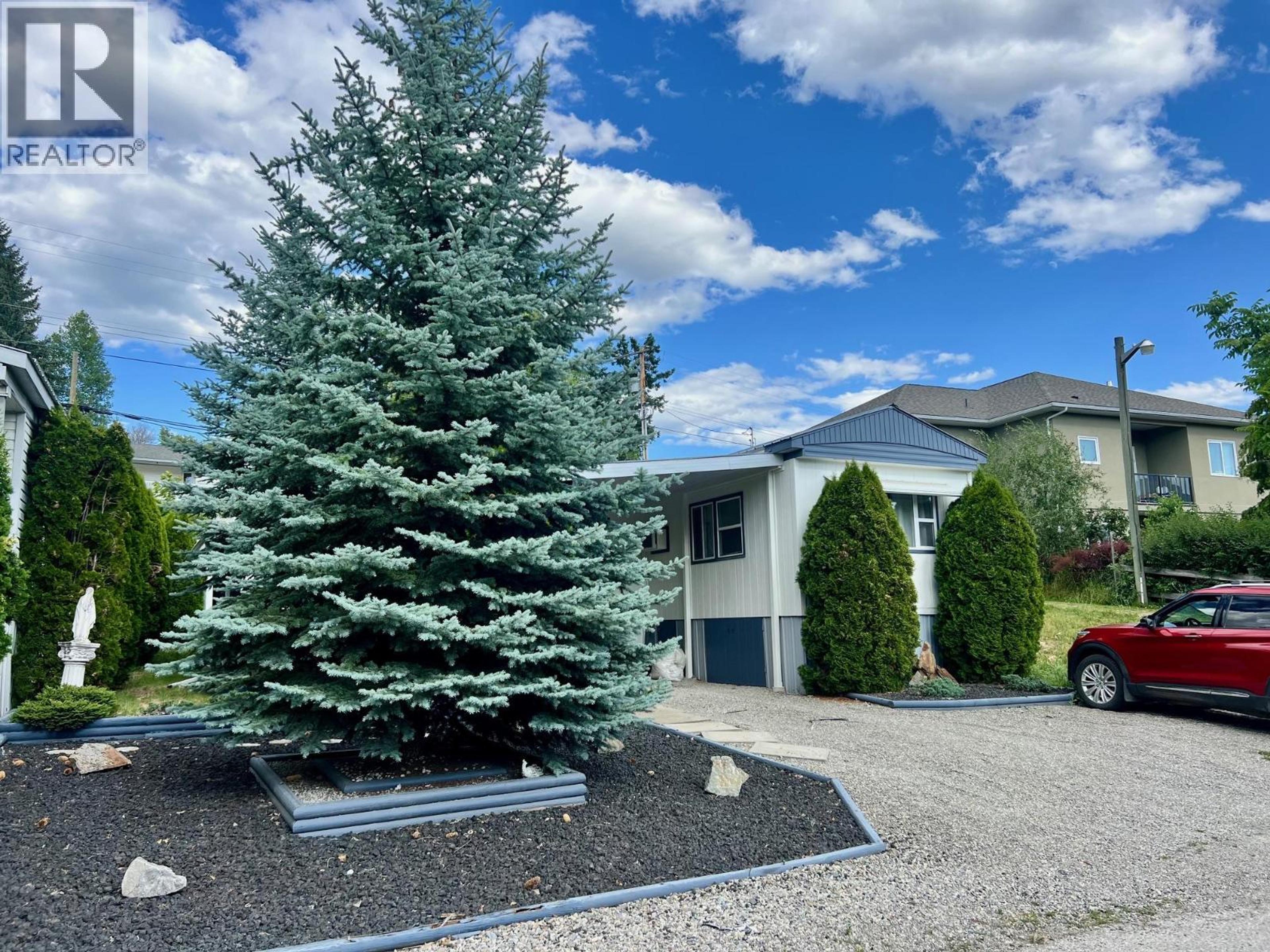 #1 445 6TH AVENUE N - Main Image