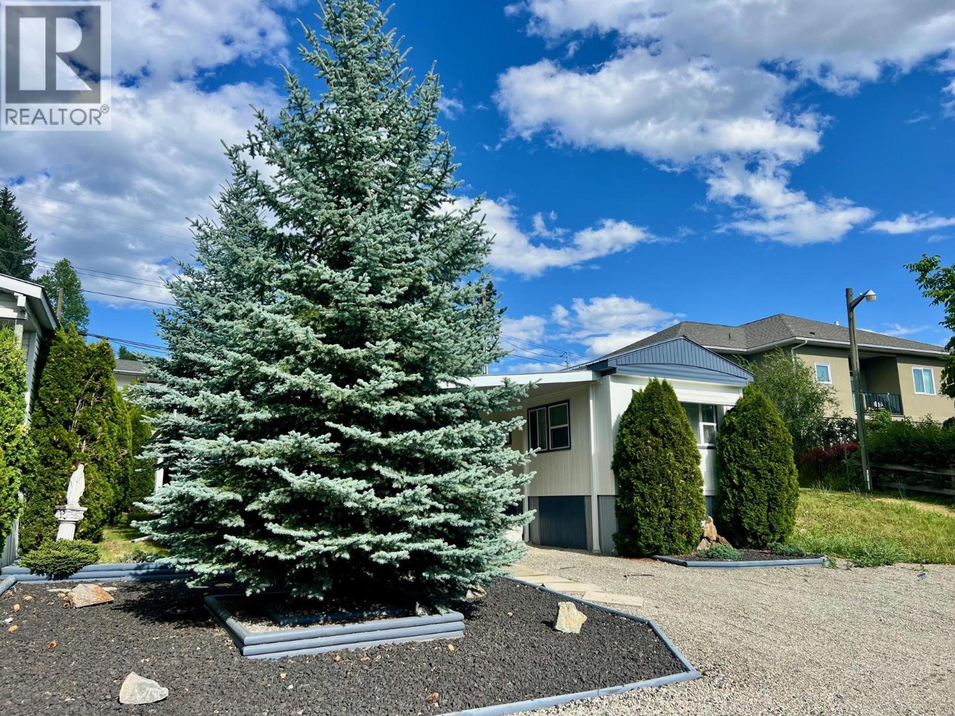 #1 445 6TH AVENUE N - Image 3