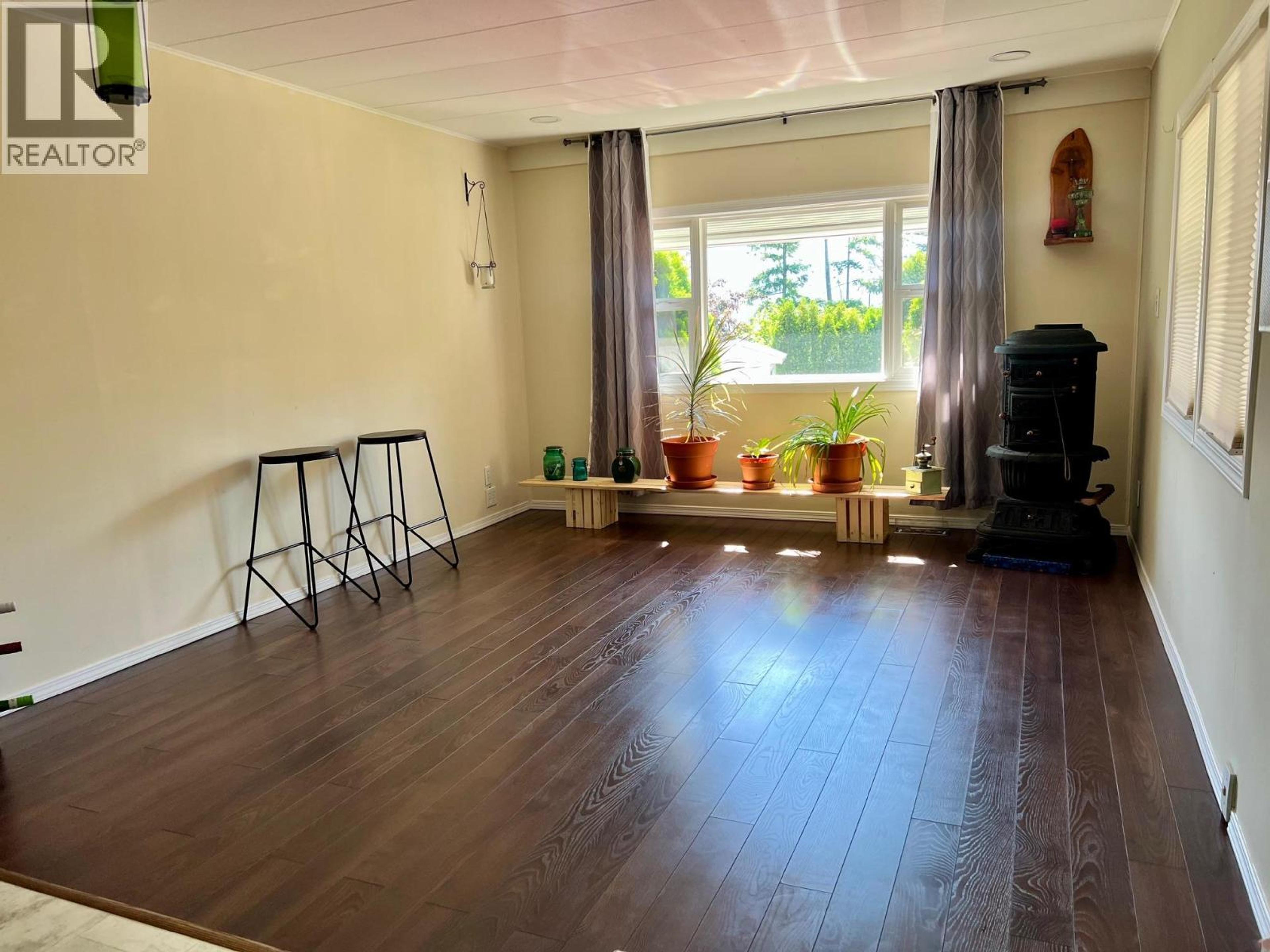 #1 445 6TH AVENUE N - 8