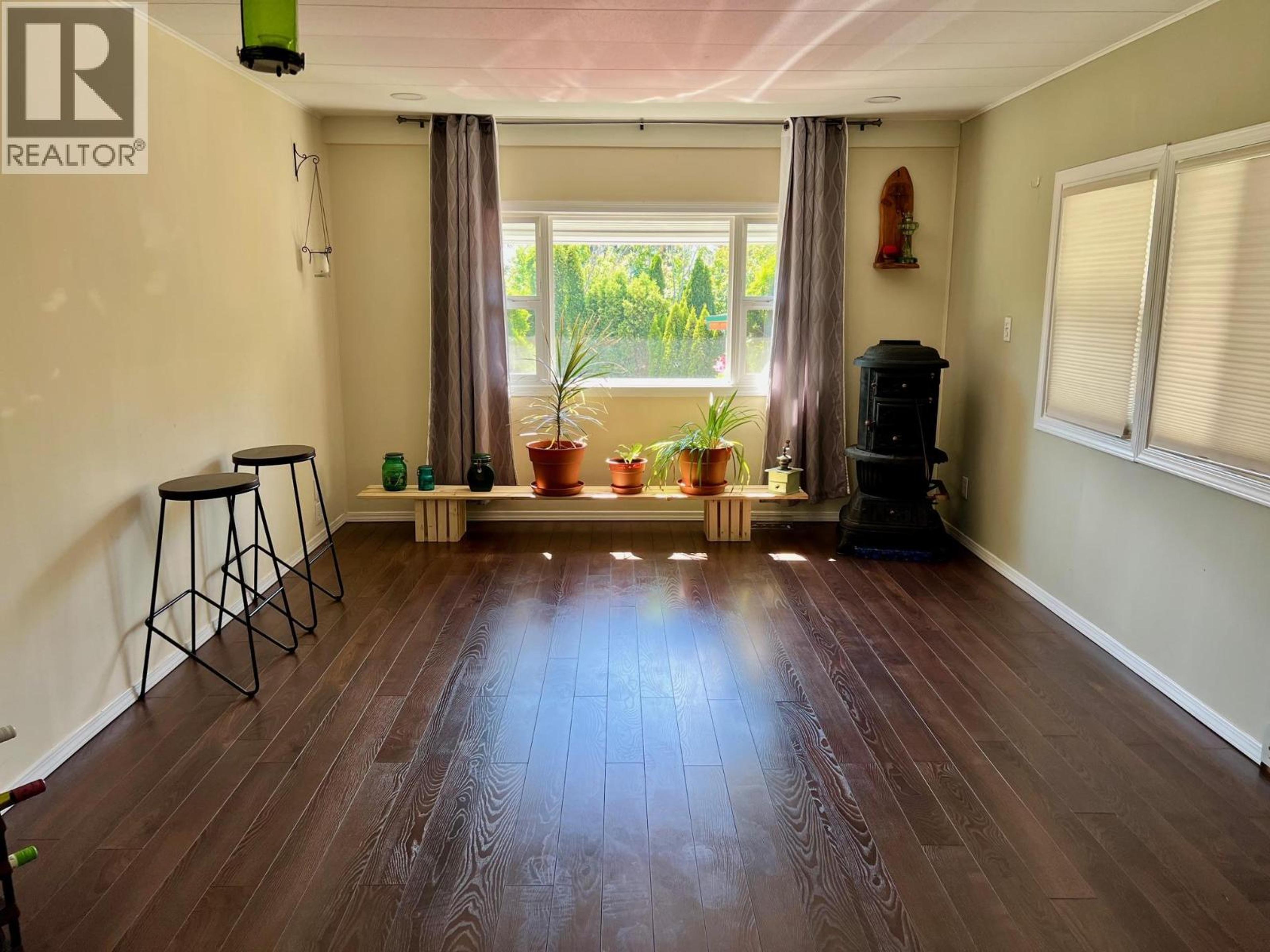 #1 445 6TH AVENUE N - 9