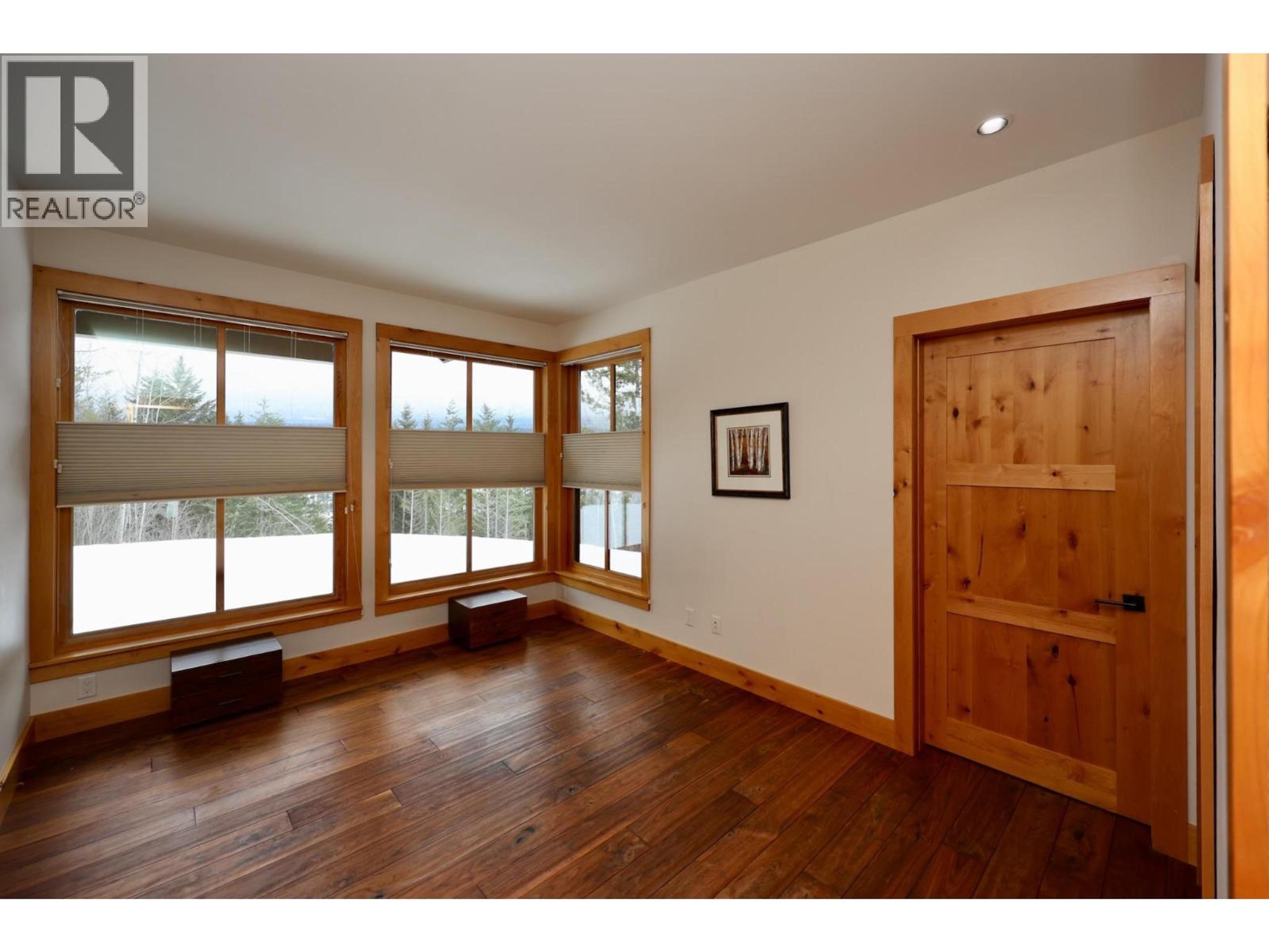 1517 QUARTZ CRESCENT - 28