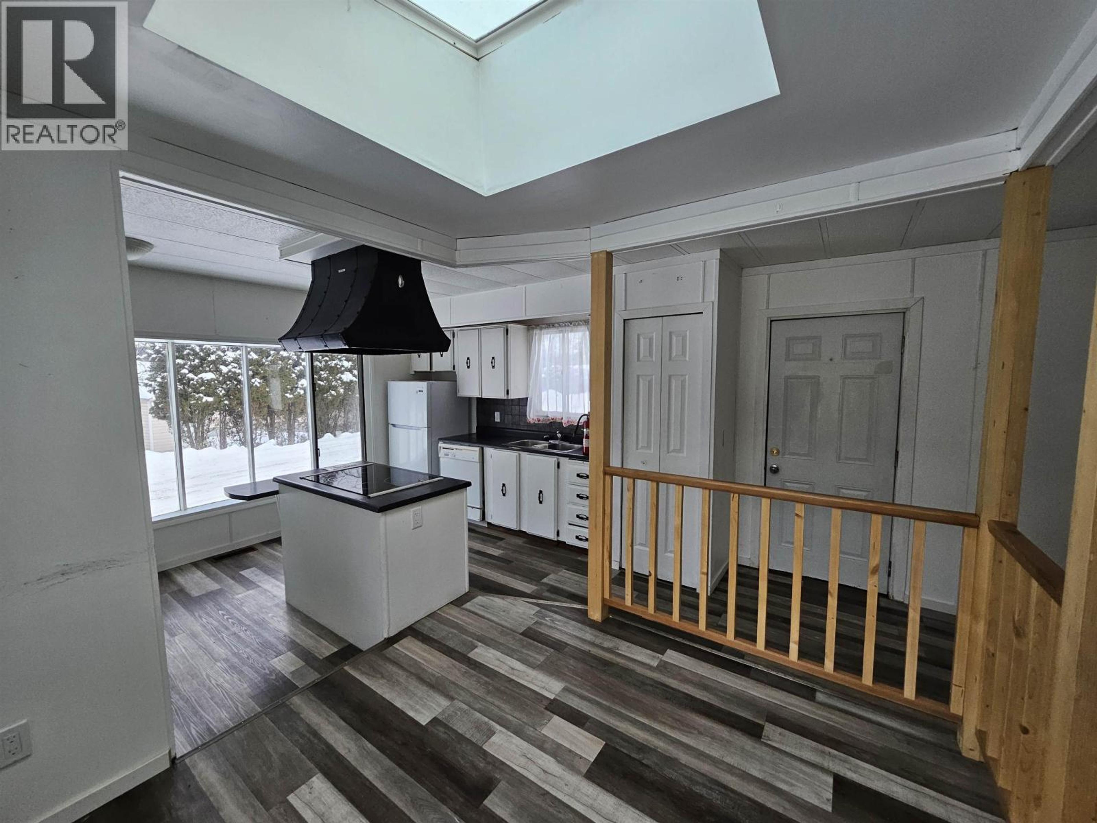 #44 654 NORTH FRASER DRIVE - 11