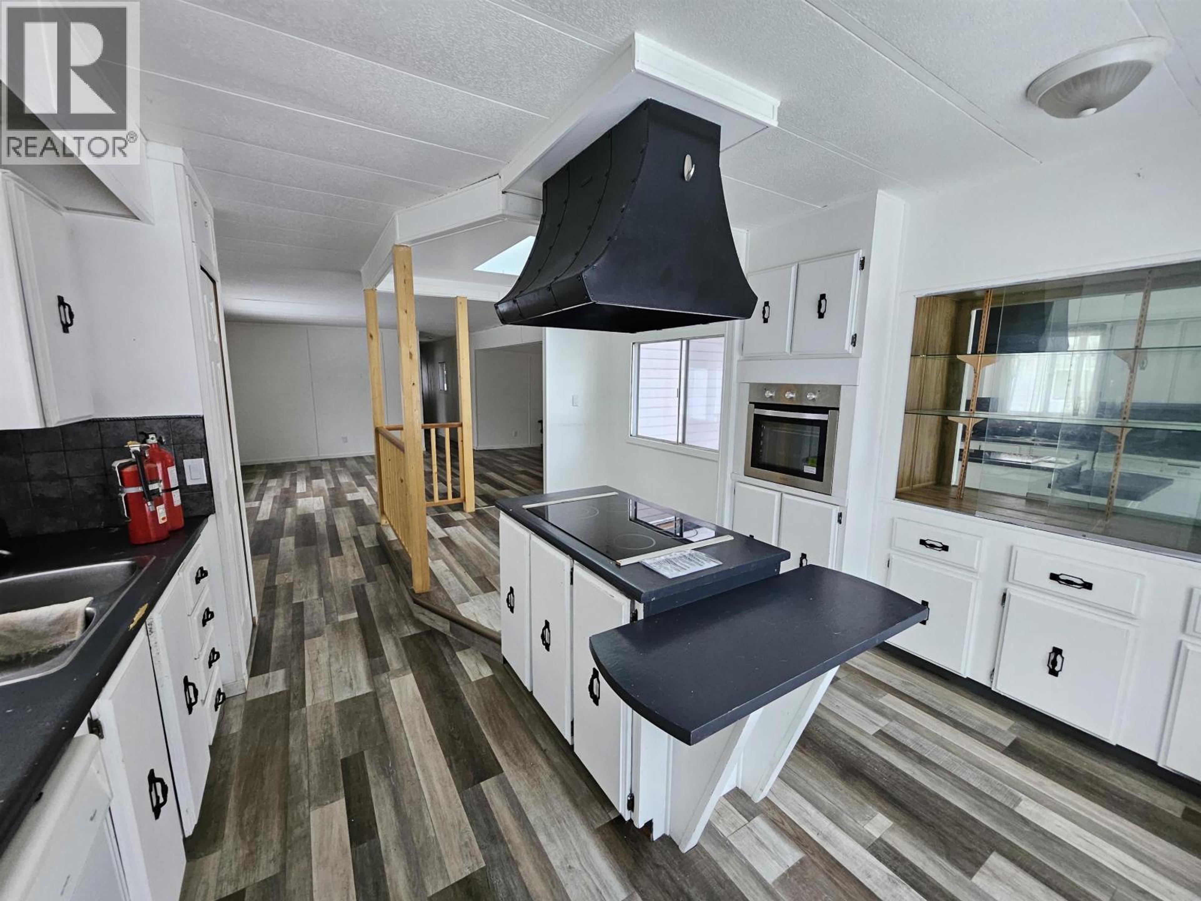 #44 654 NORTH FRASER DRIVE - 7