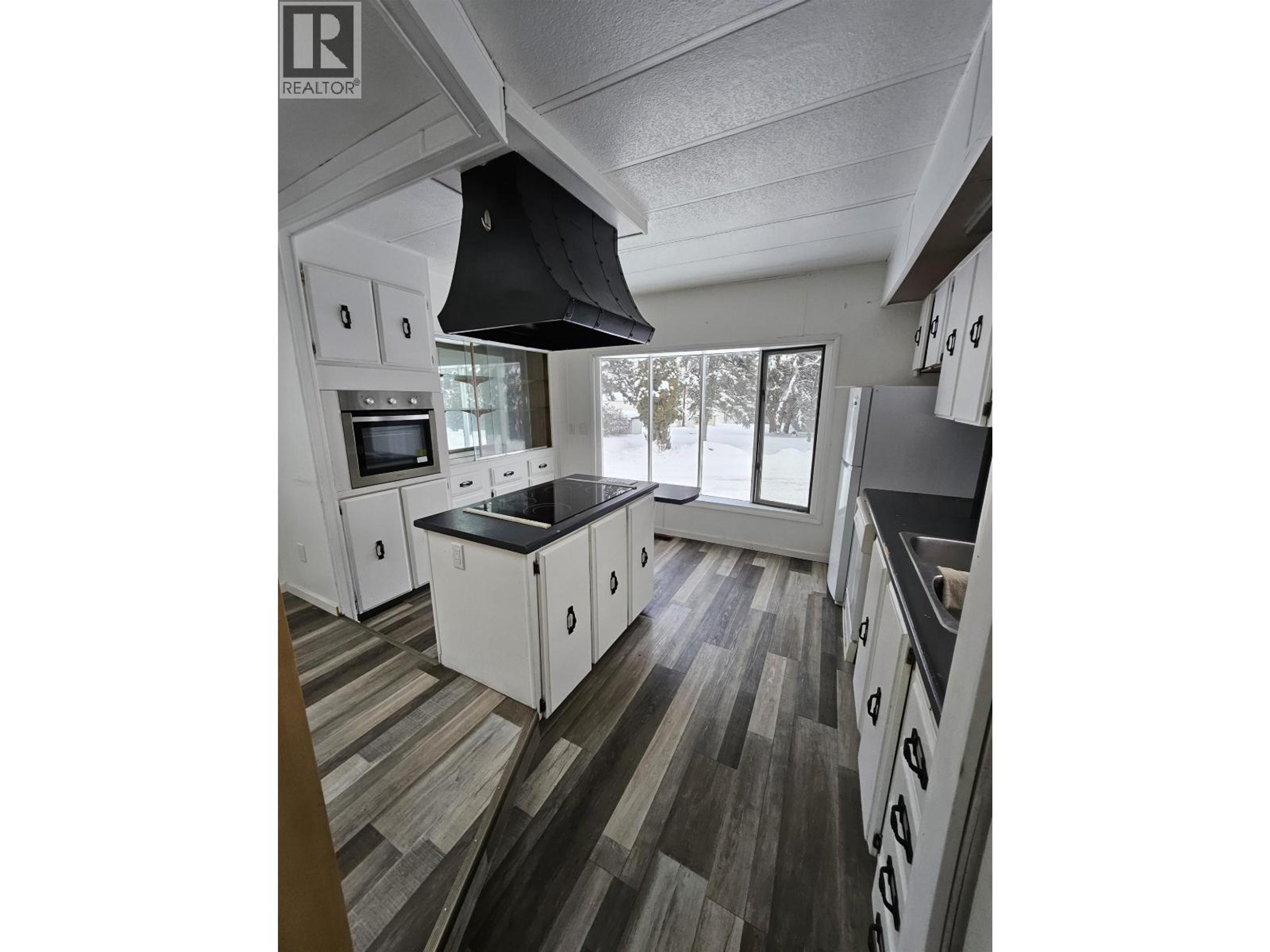 #44 654 NORTH FRASER DRIVE - 6