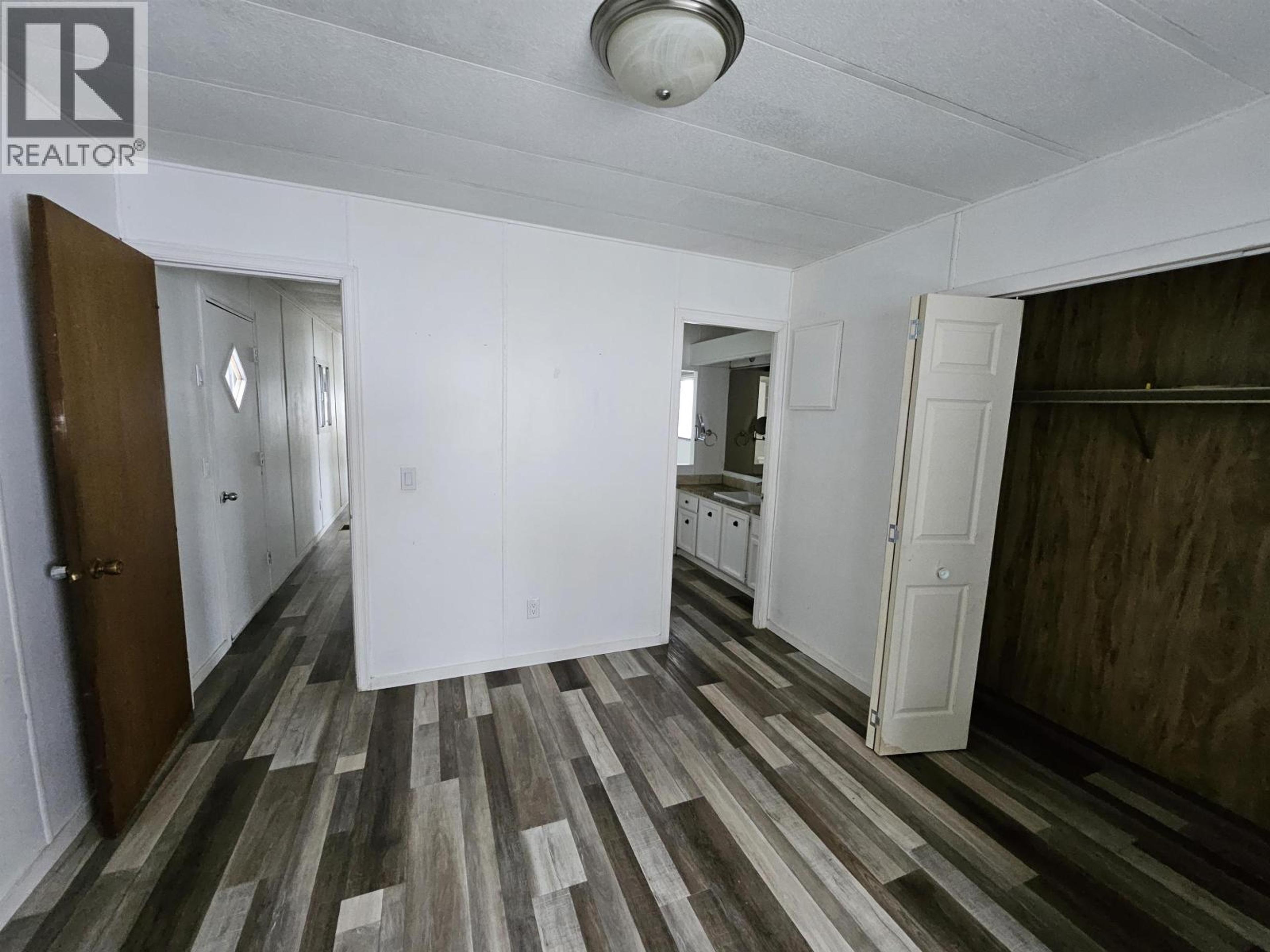 #44 654 NORTH FRASER DRIVE - 28